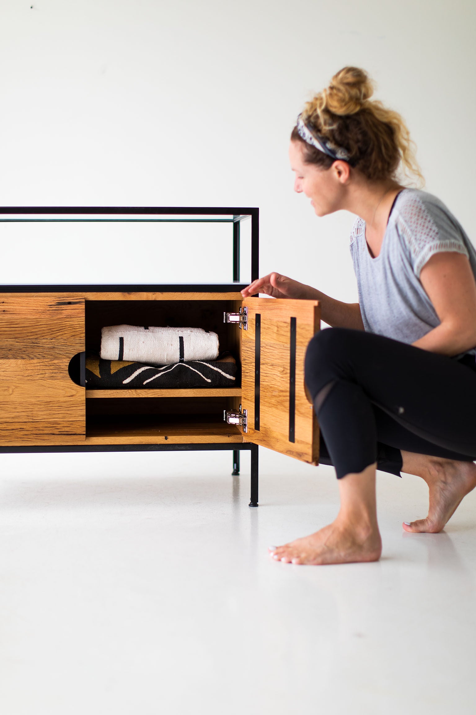 Modern Entryway Table in Reclaimed Oak - Cali Collection