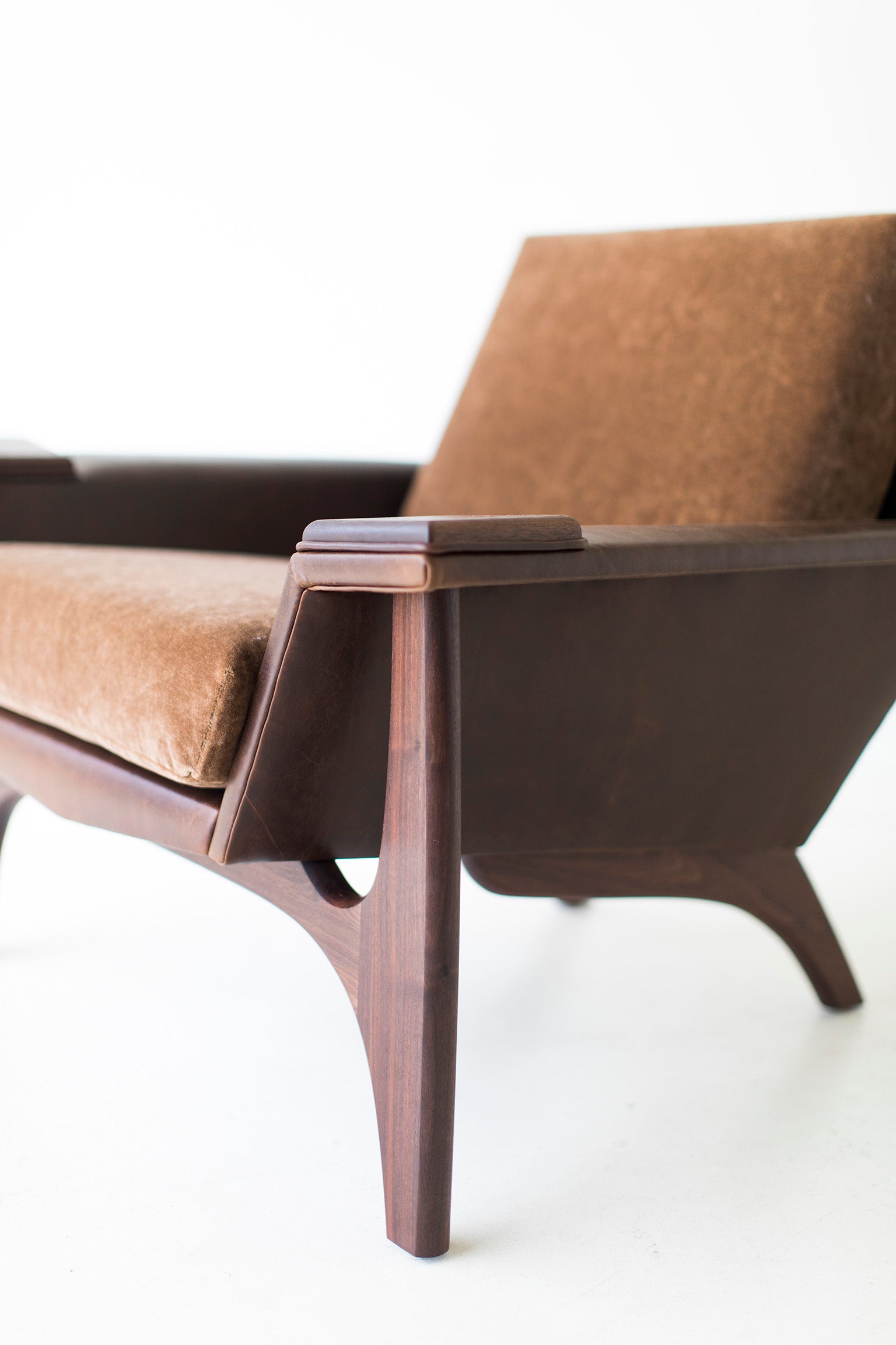 Modern Lounge Chair - 1522 - The McClain