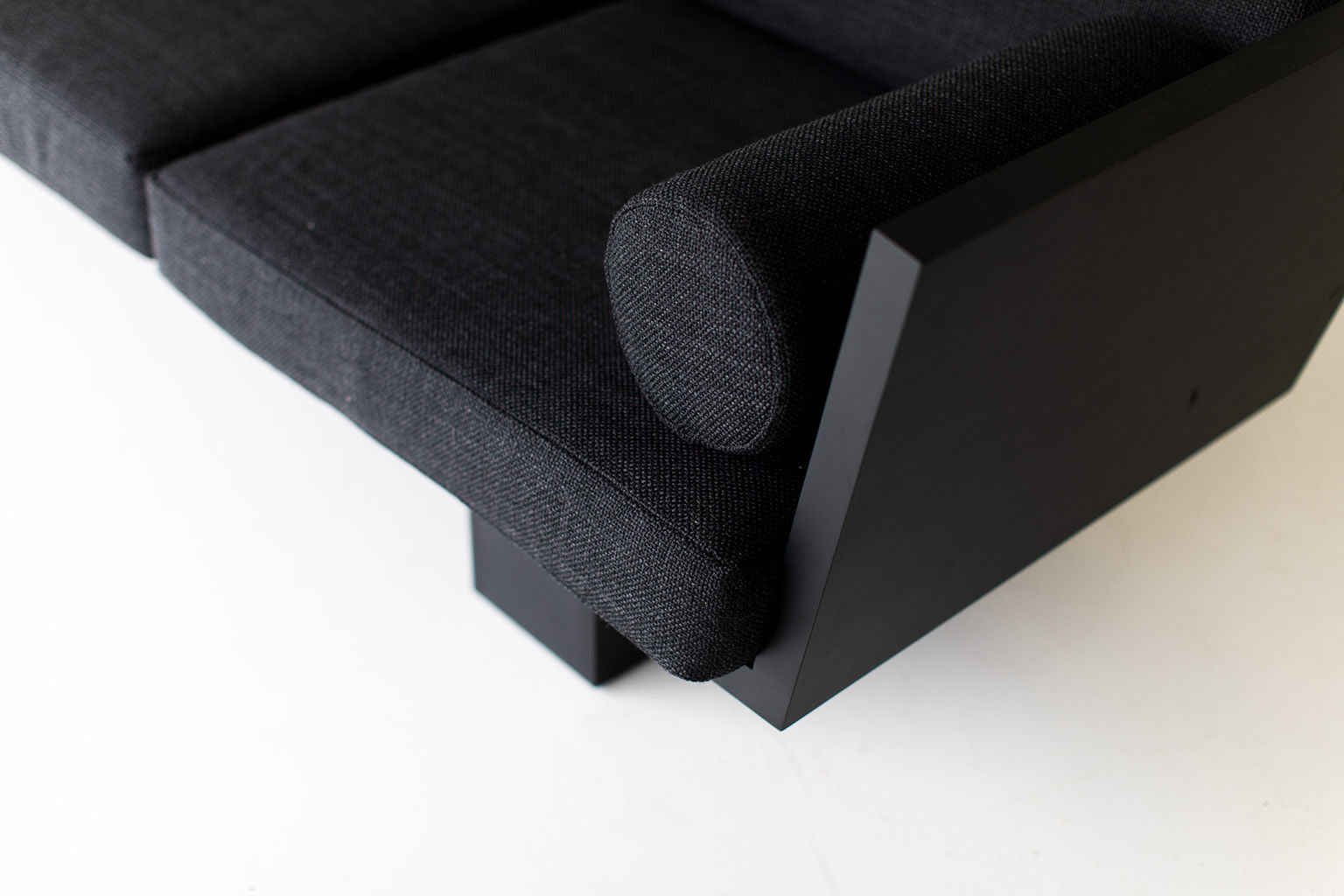 Suelo Modern Black Sofa - 1020