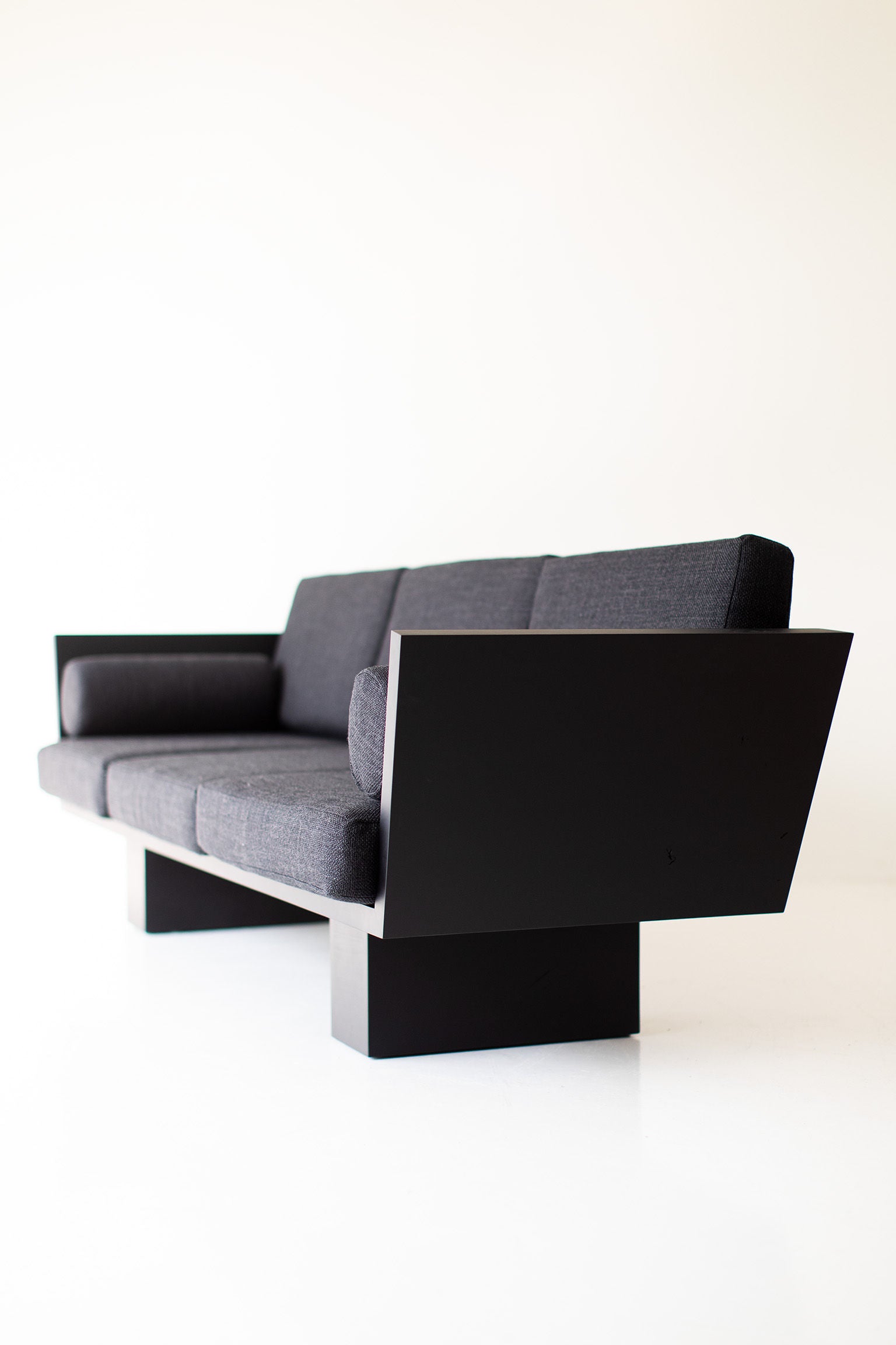 Suelo® Modern Black Sofa - 1020
