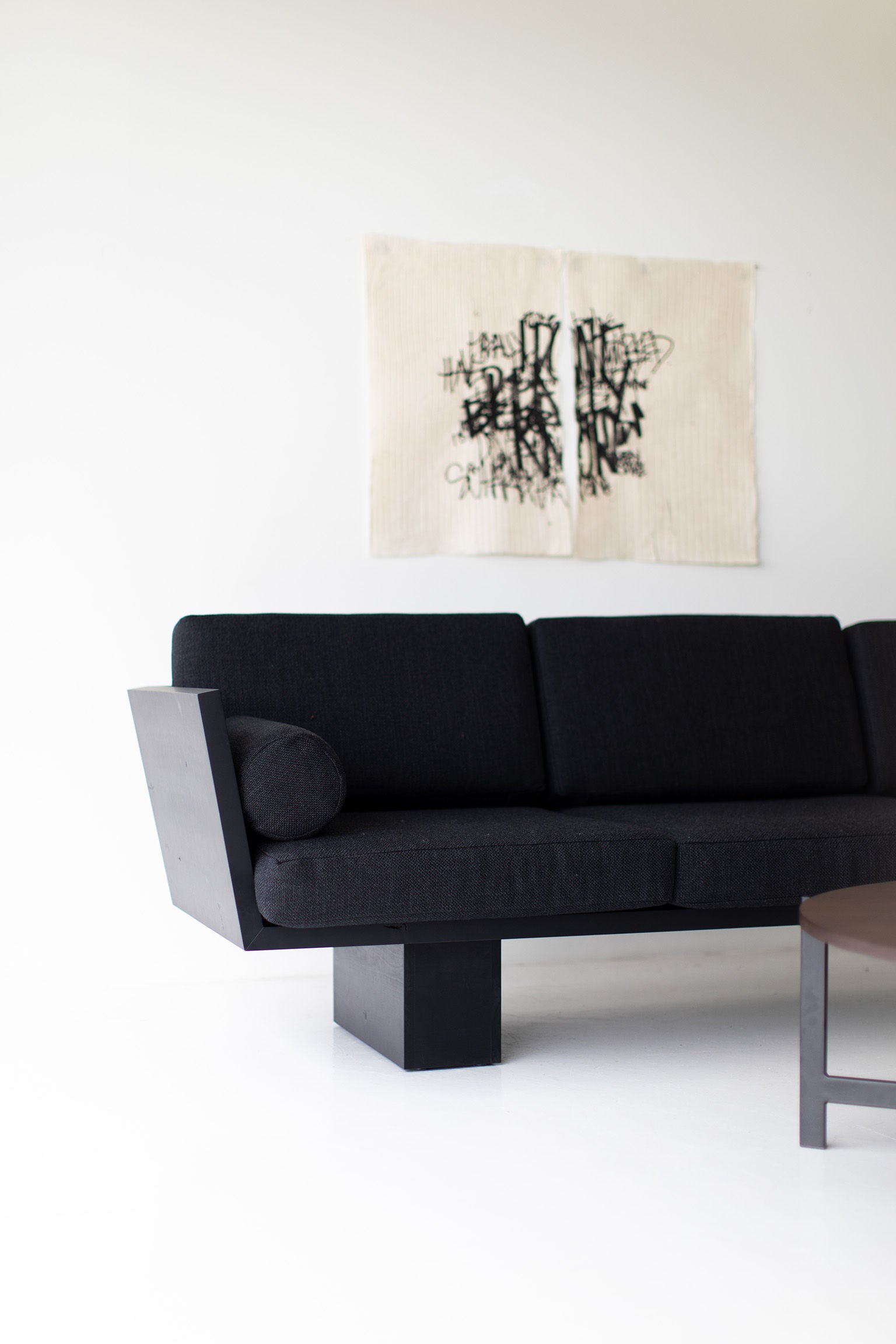 Suelo® Modern Black Sofa - 1020