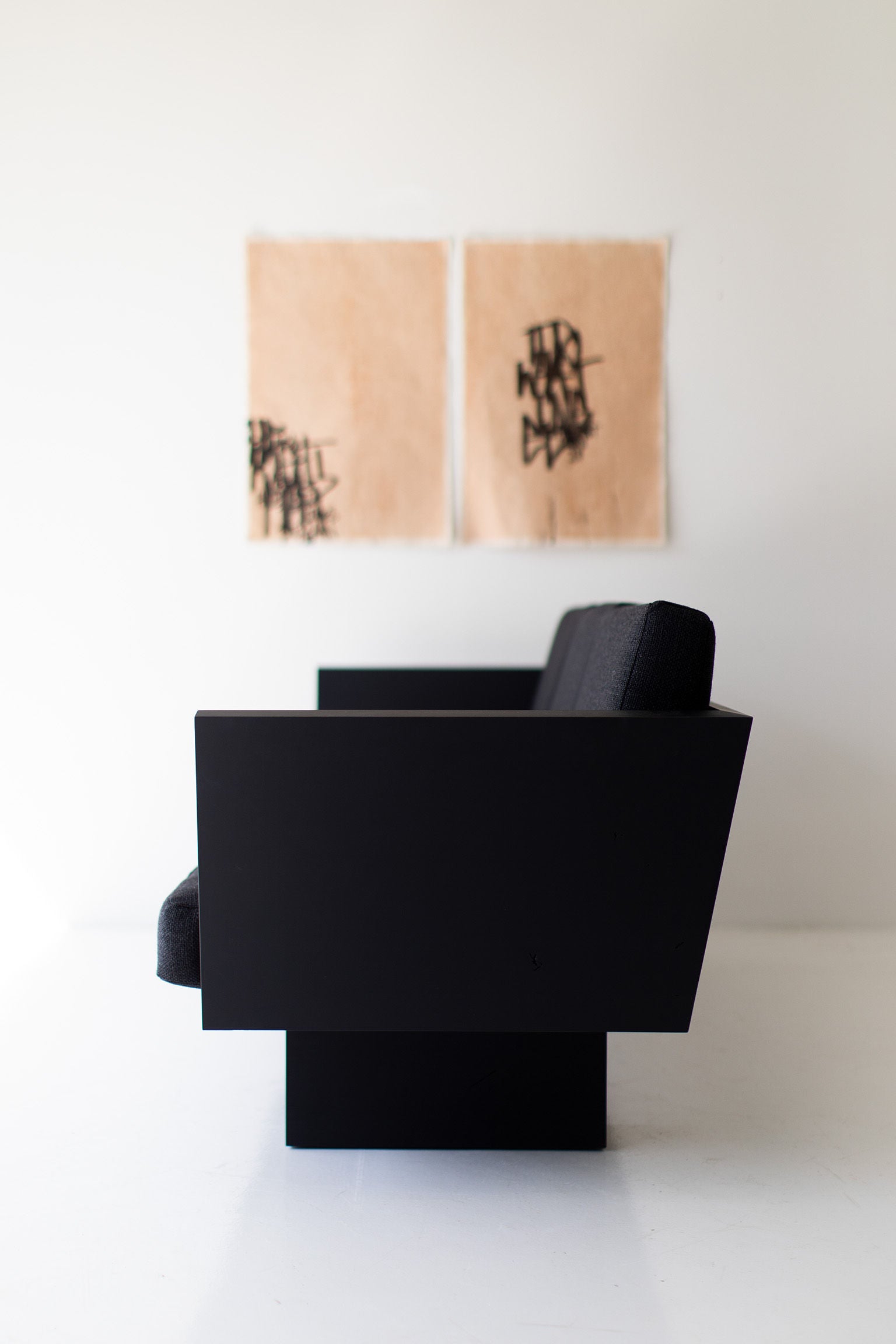 Suelo® Modern Black Sofa - 1020