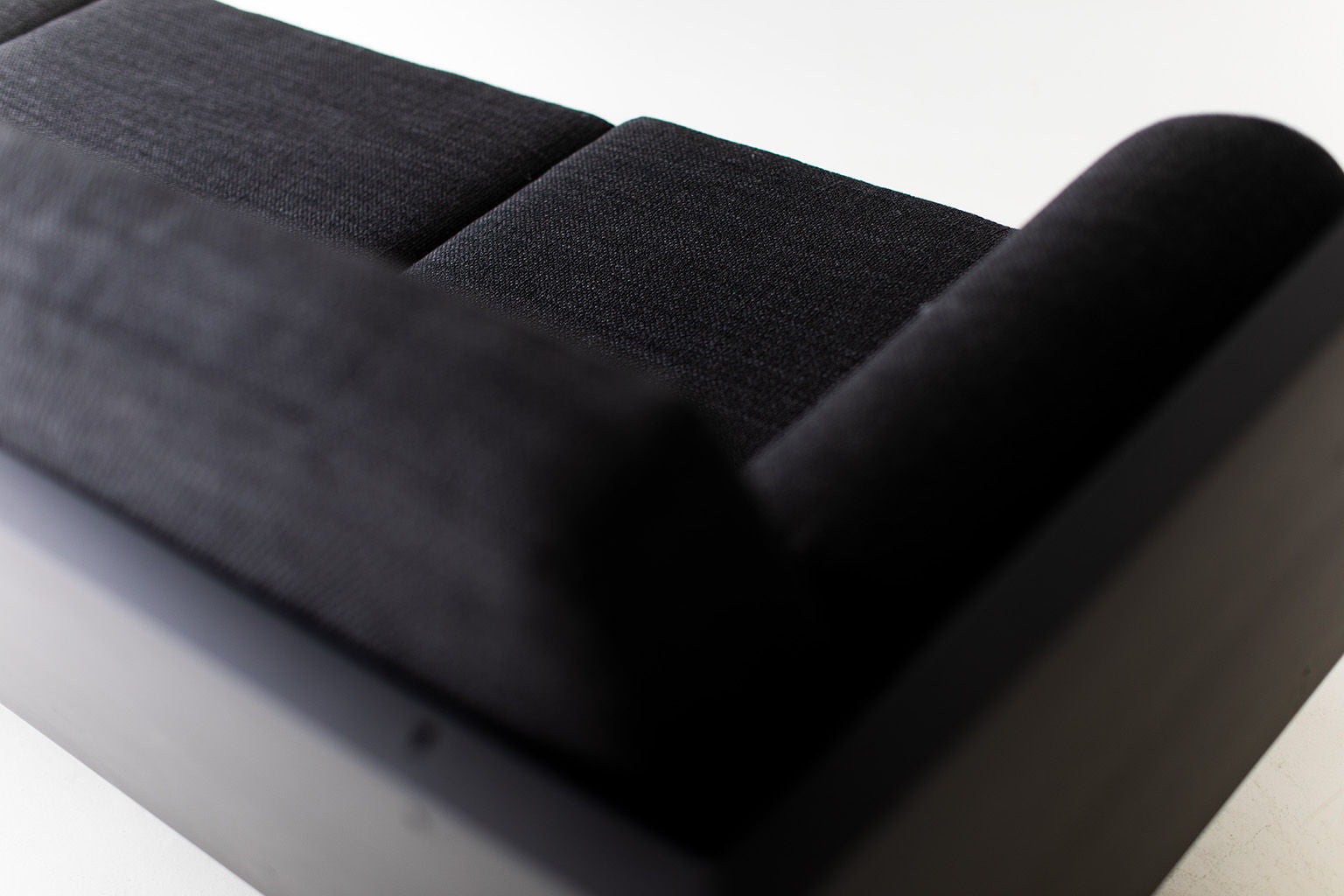 Suelo Modern Black Sofa - 1020