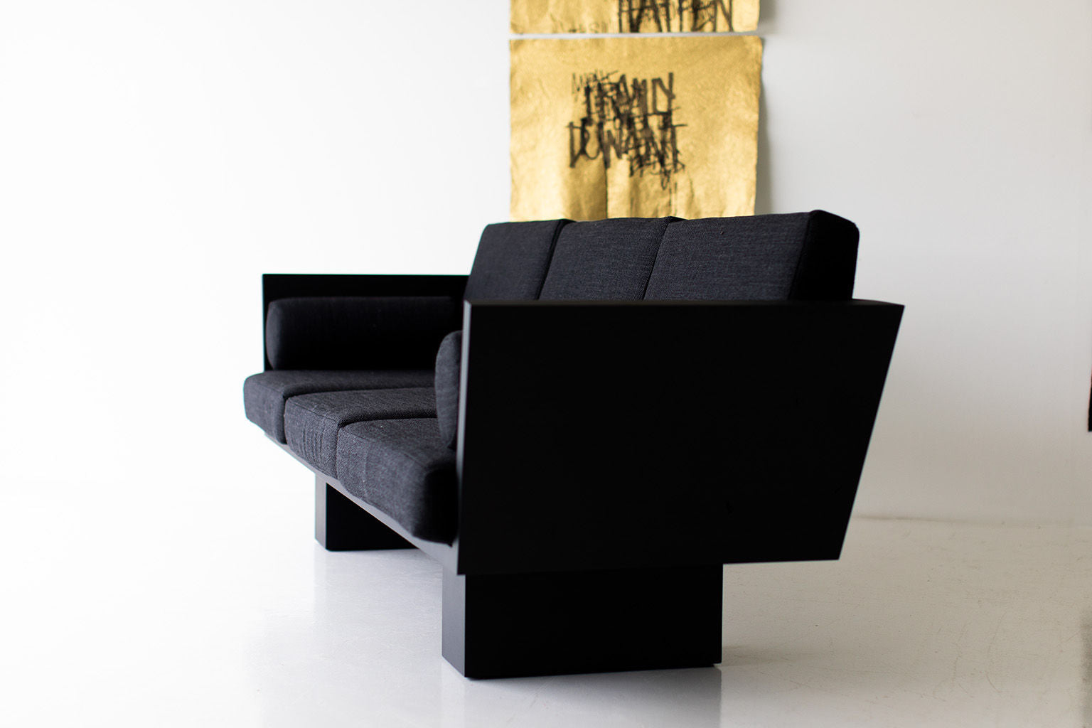 Suelo® Modern Black Sofa - 1020