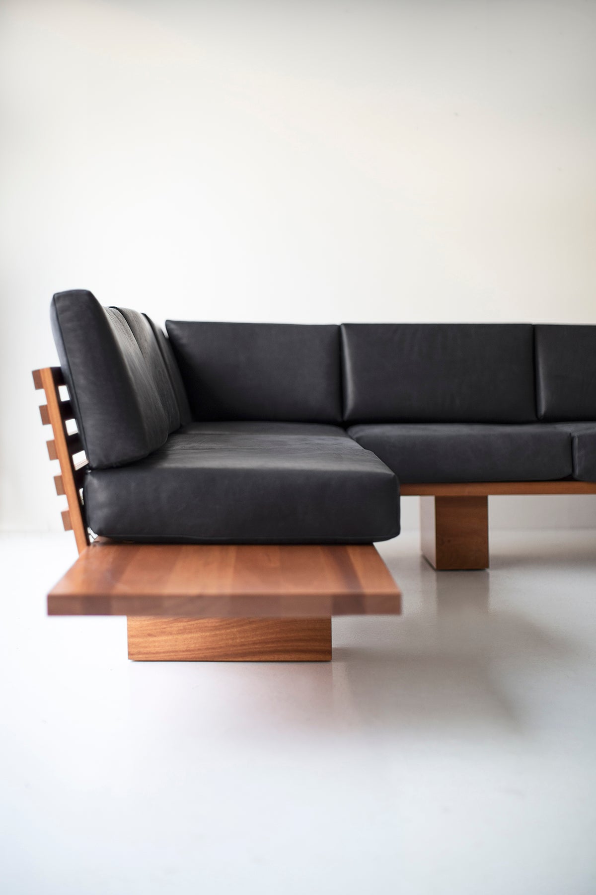 Suelo Leather Sectional for Bertu Home - 1525