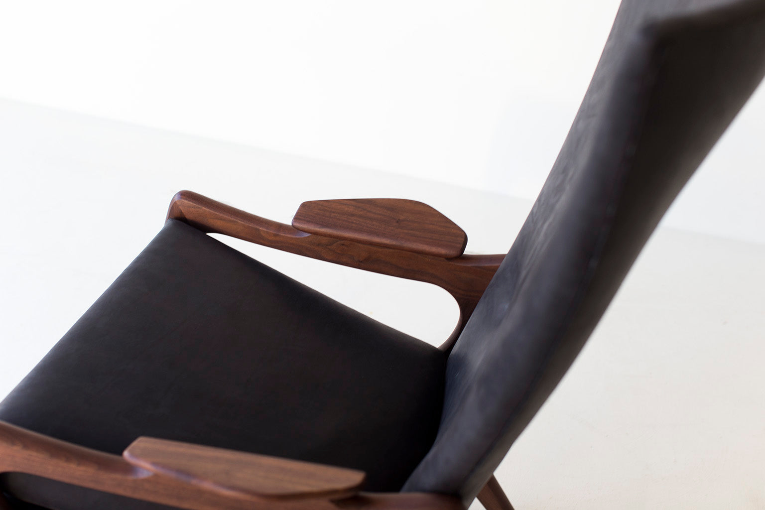 Hillsdale Modern Leather High Back Chair - 1604