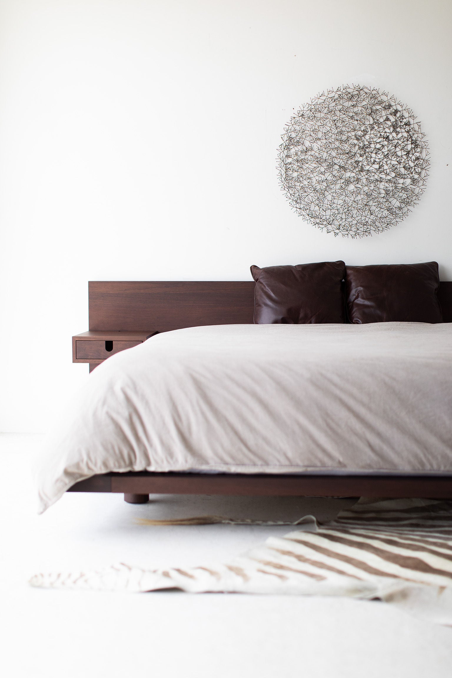 Modern Platform Bed in Walnut - 1621