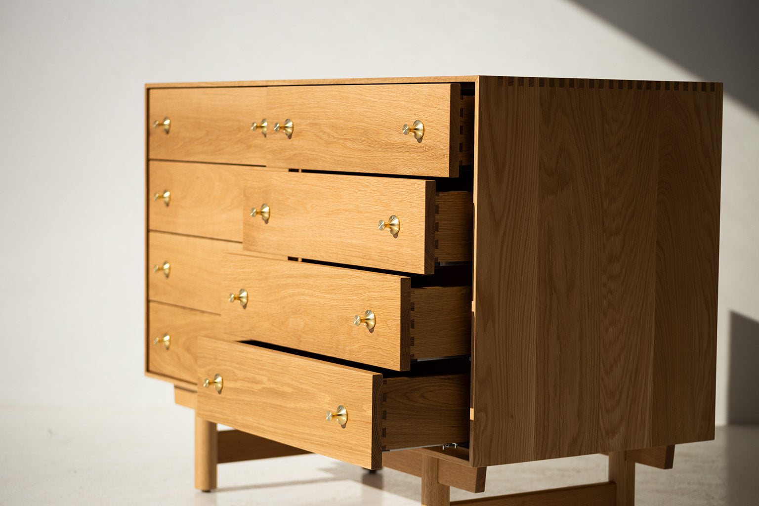 Peabody Modern Oak Dresser 2201P, Image 04