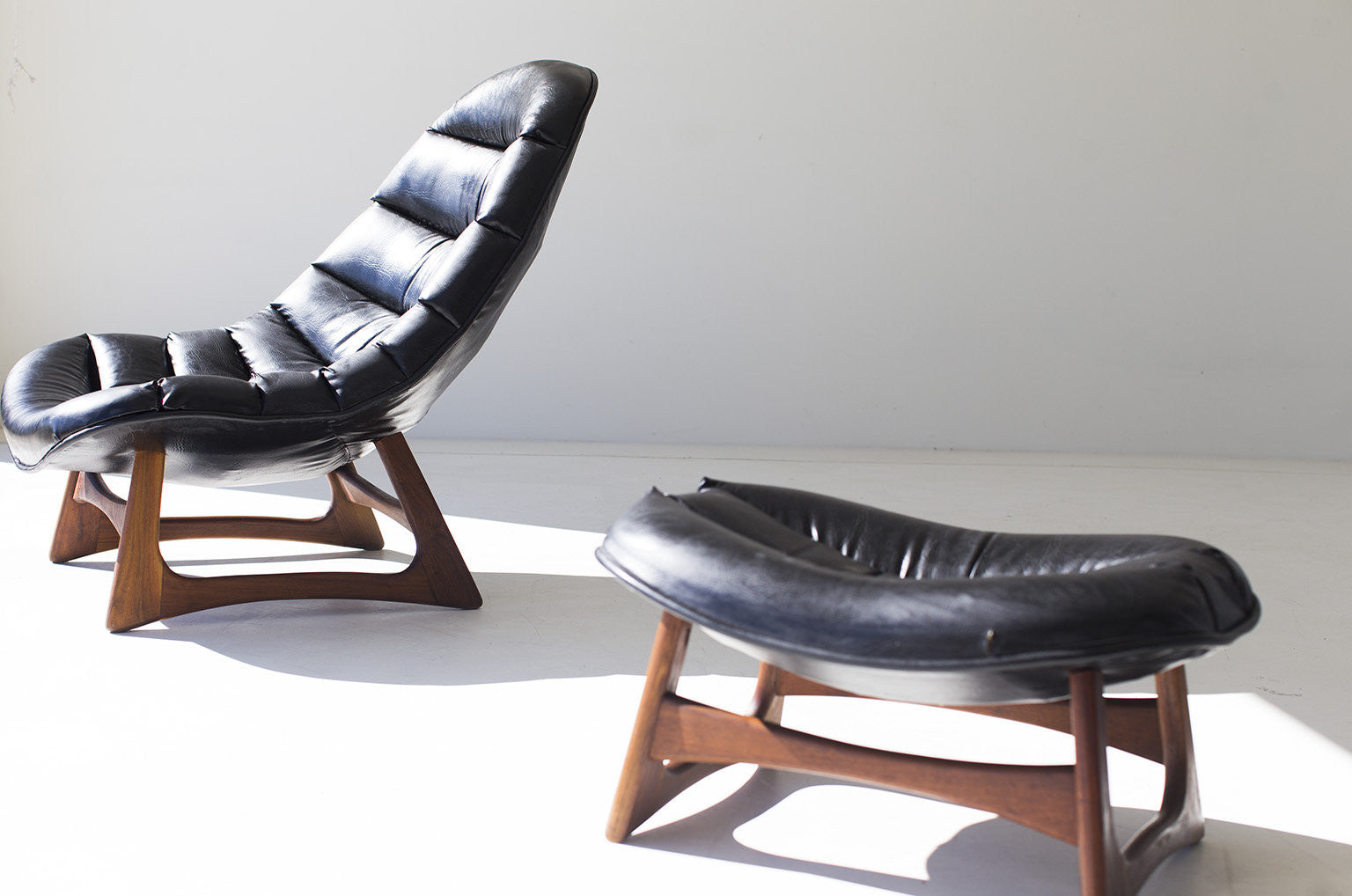 Adrian Pearsall Lounge Chair Ottoman Craft Associates Inc. 01031707, Image 01