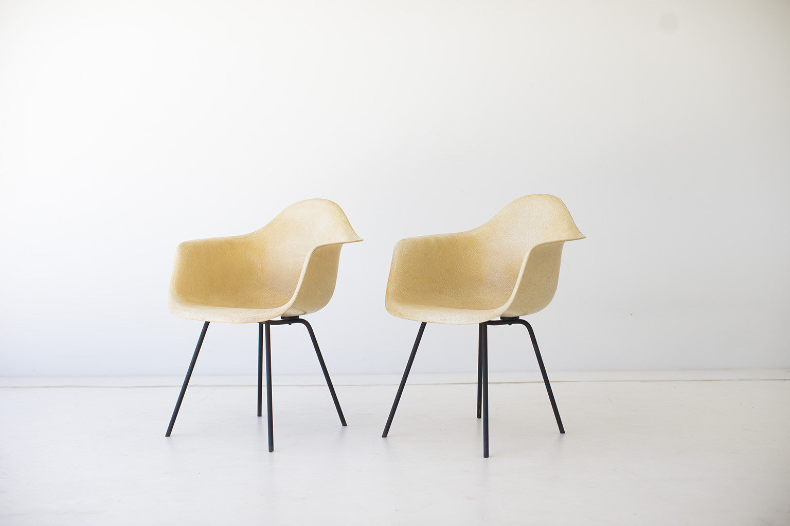 Charles and Ray Eames Early X Base Shell Chairs for Herman Miller - 01181619