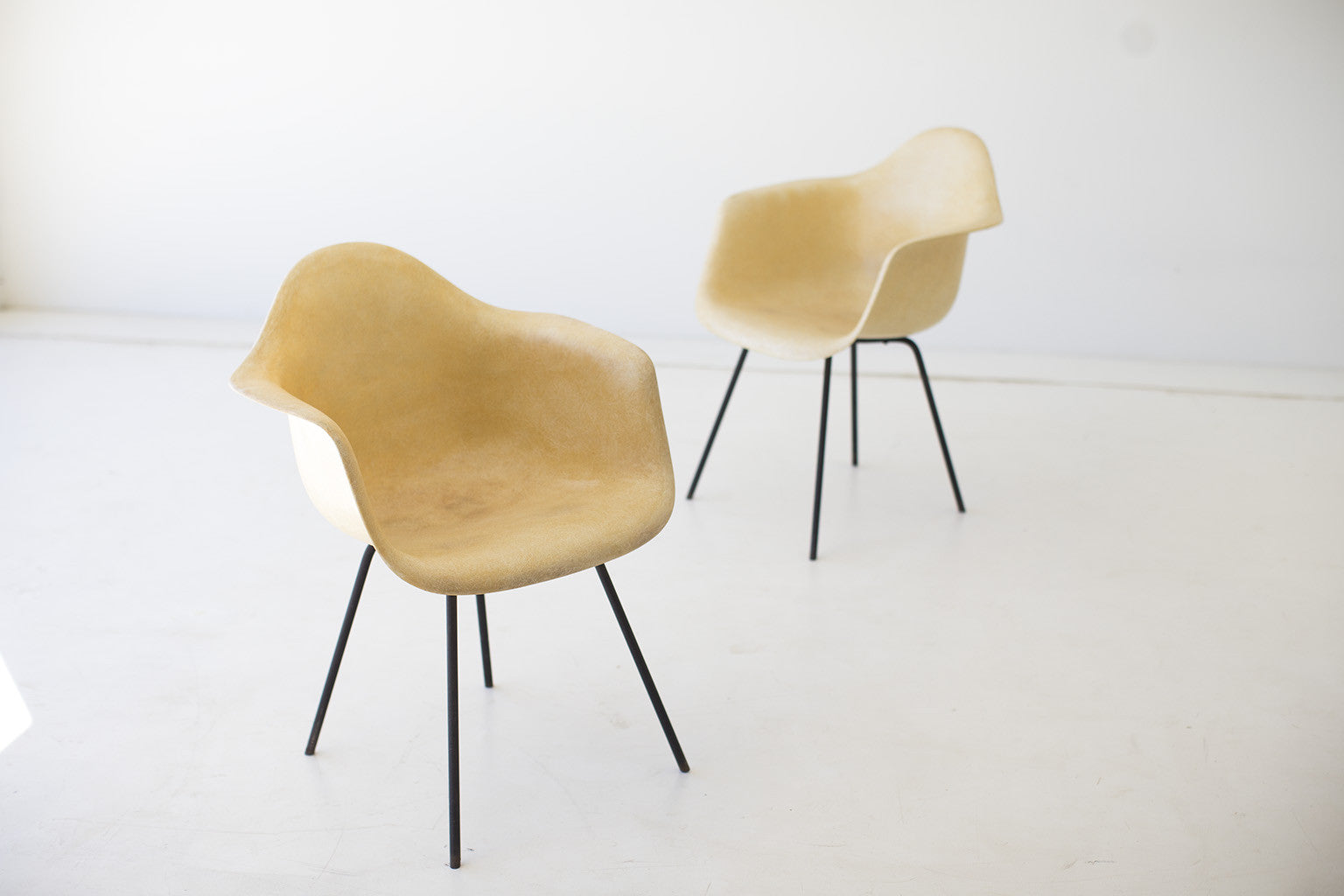 Charles and Ray Eames Early X Base Shell Chairs for Herman Miller - 01181619