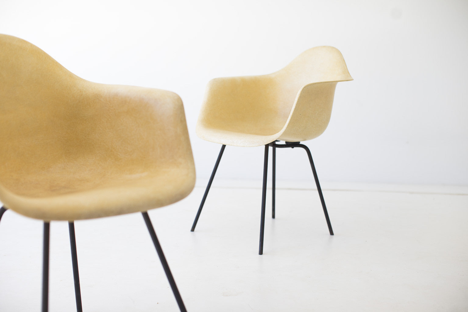 Charles and Ray Eames Early X Base Shell Chairs for Herman Miller - 01181619