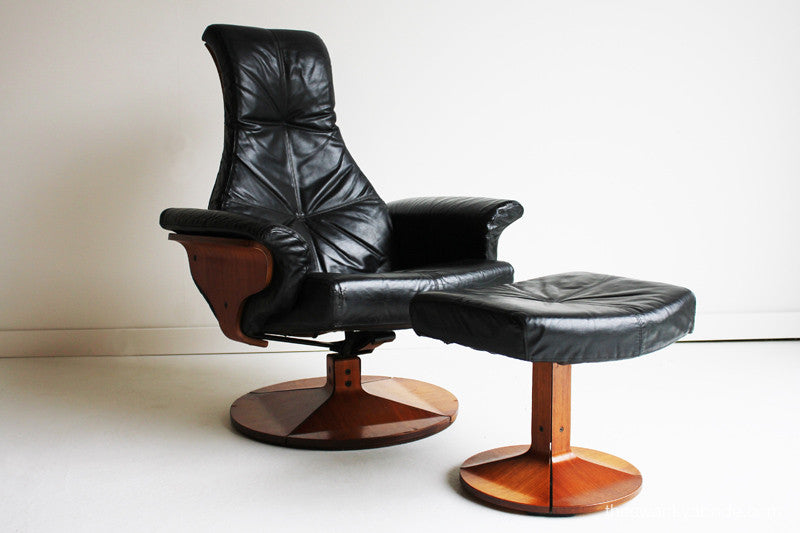 Mid Century Lounge Chair and Ottoman - 01231625