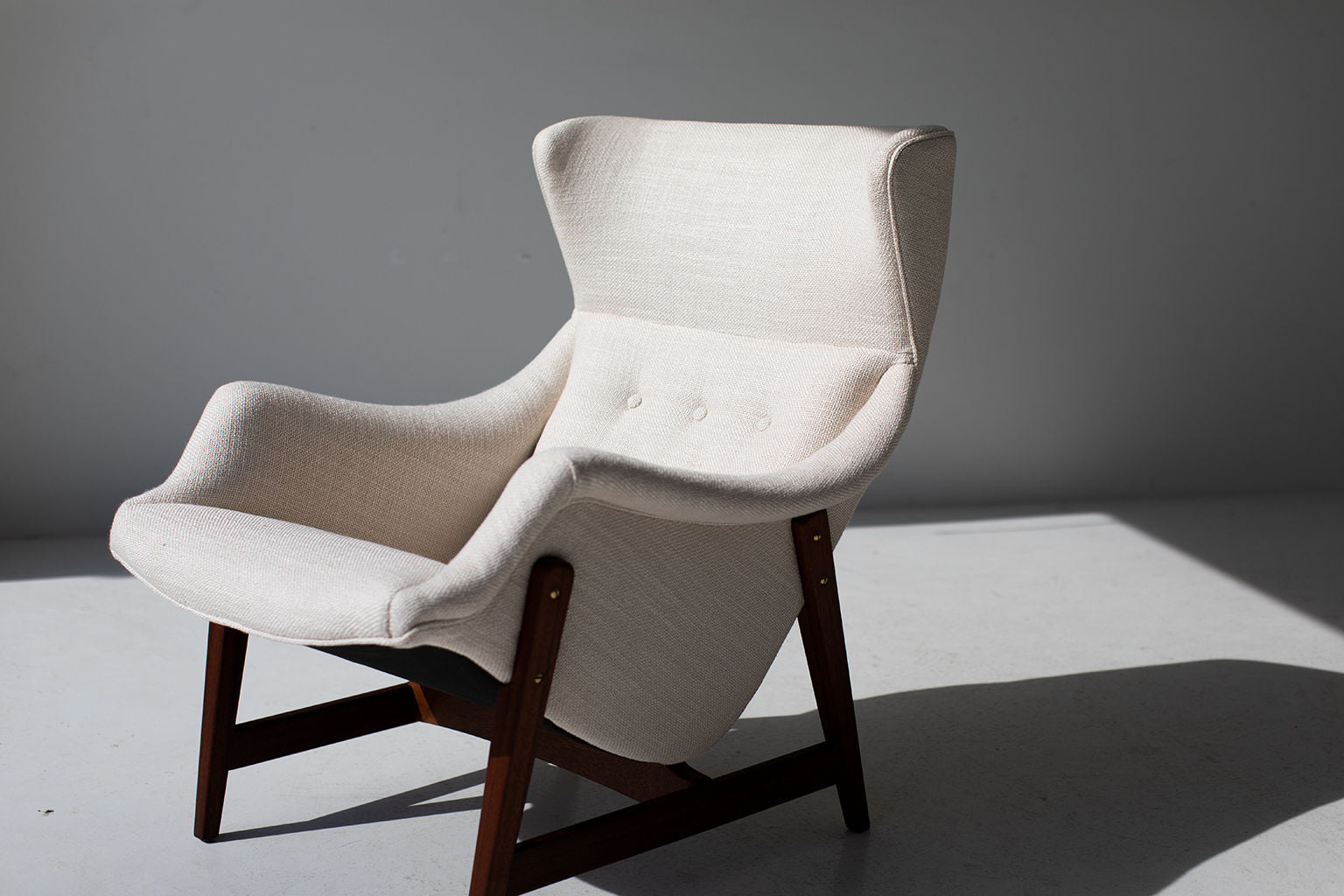 Mid Century Modern Lounge Chair