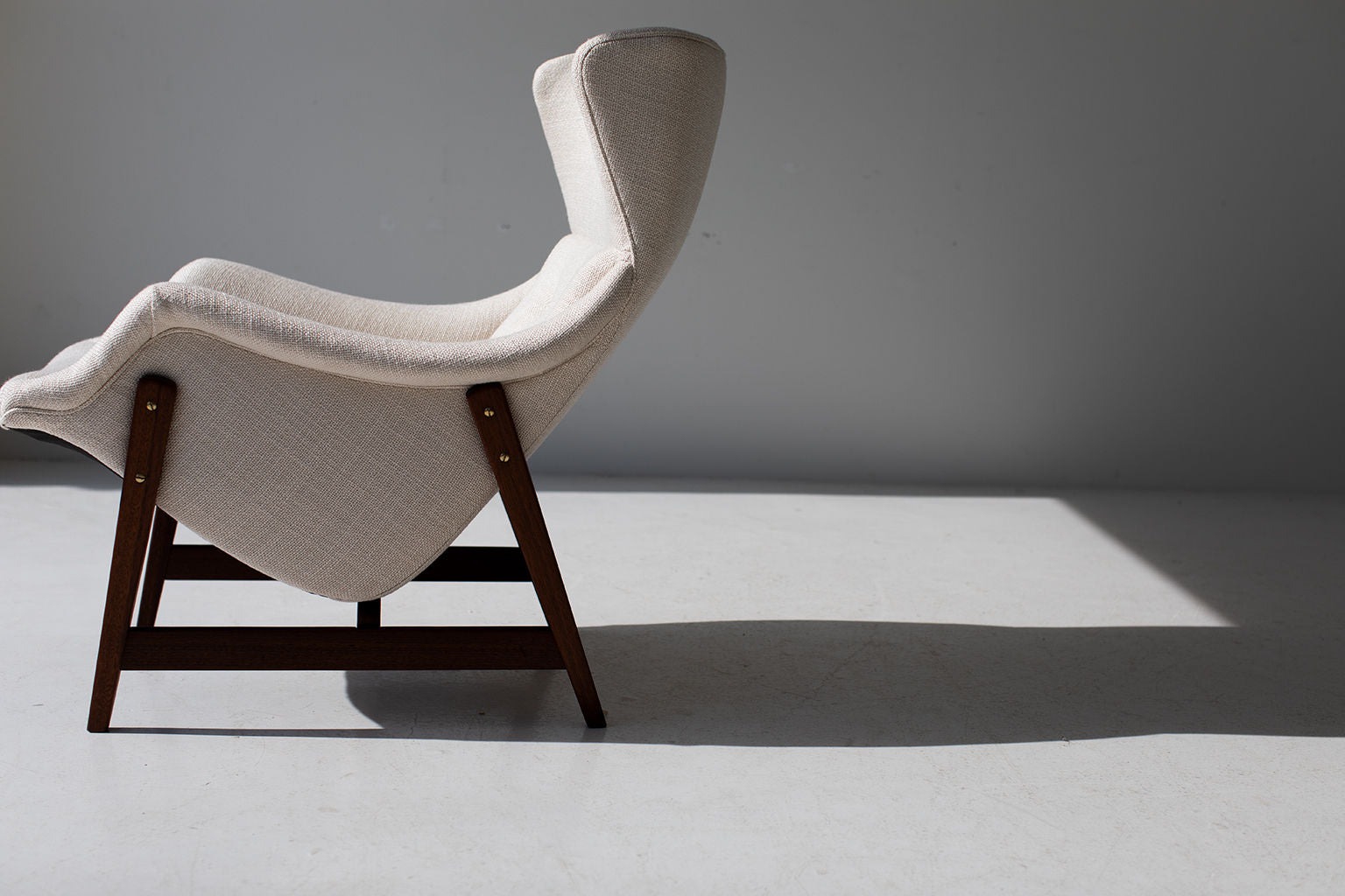 Mid Century Modern Lounge Chair