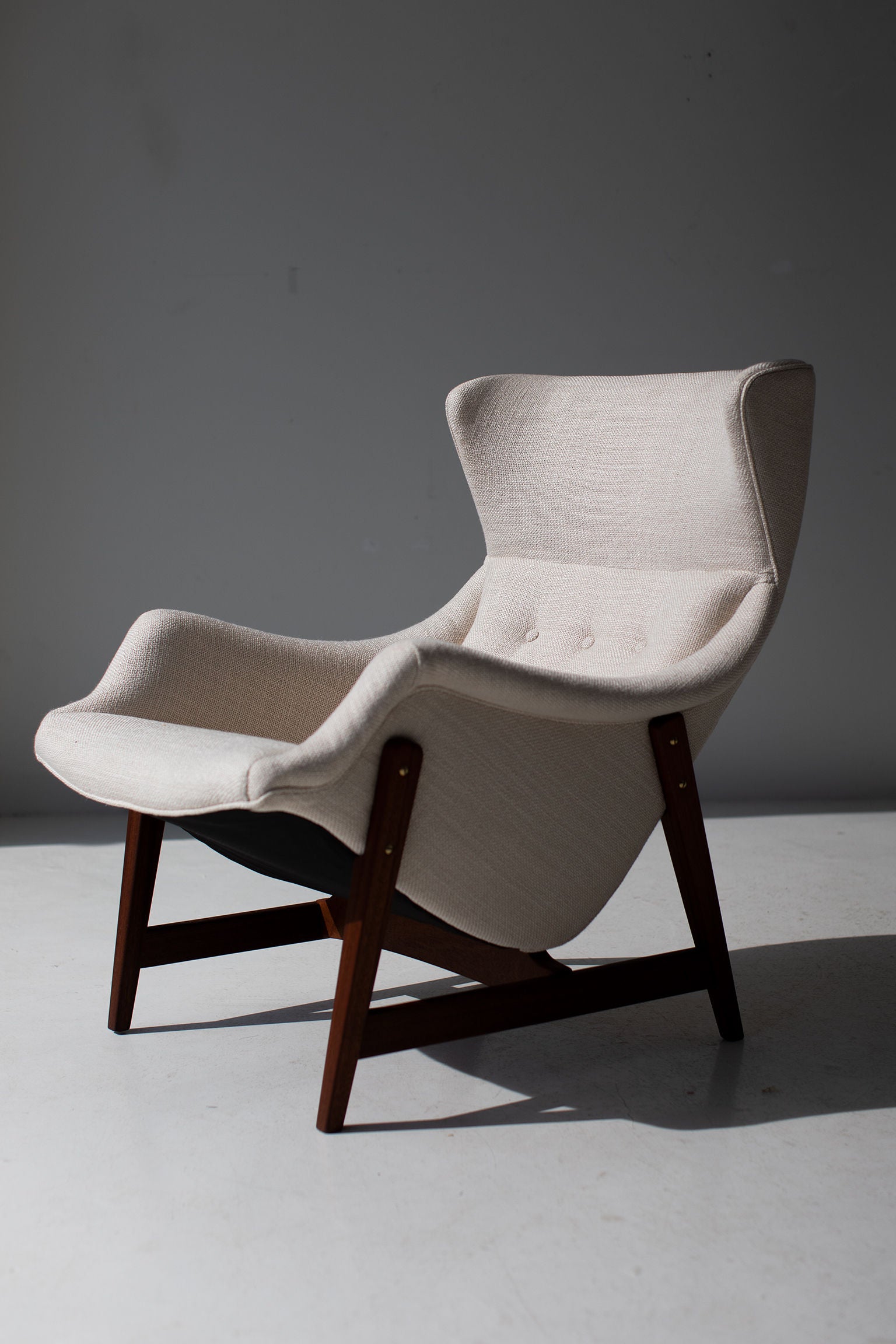 Mid Century Modern Lounge Chair