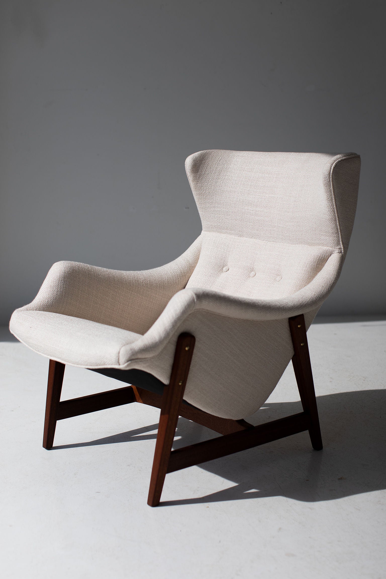 Mid Century Modern Lounge Chair