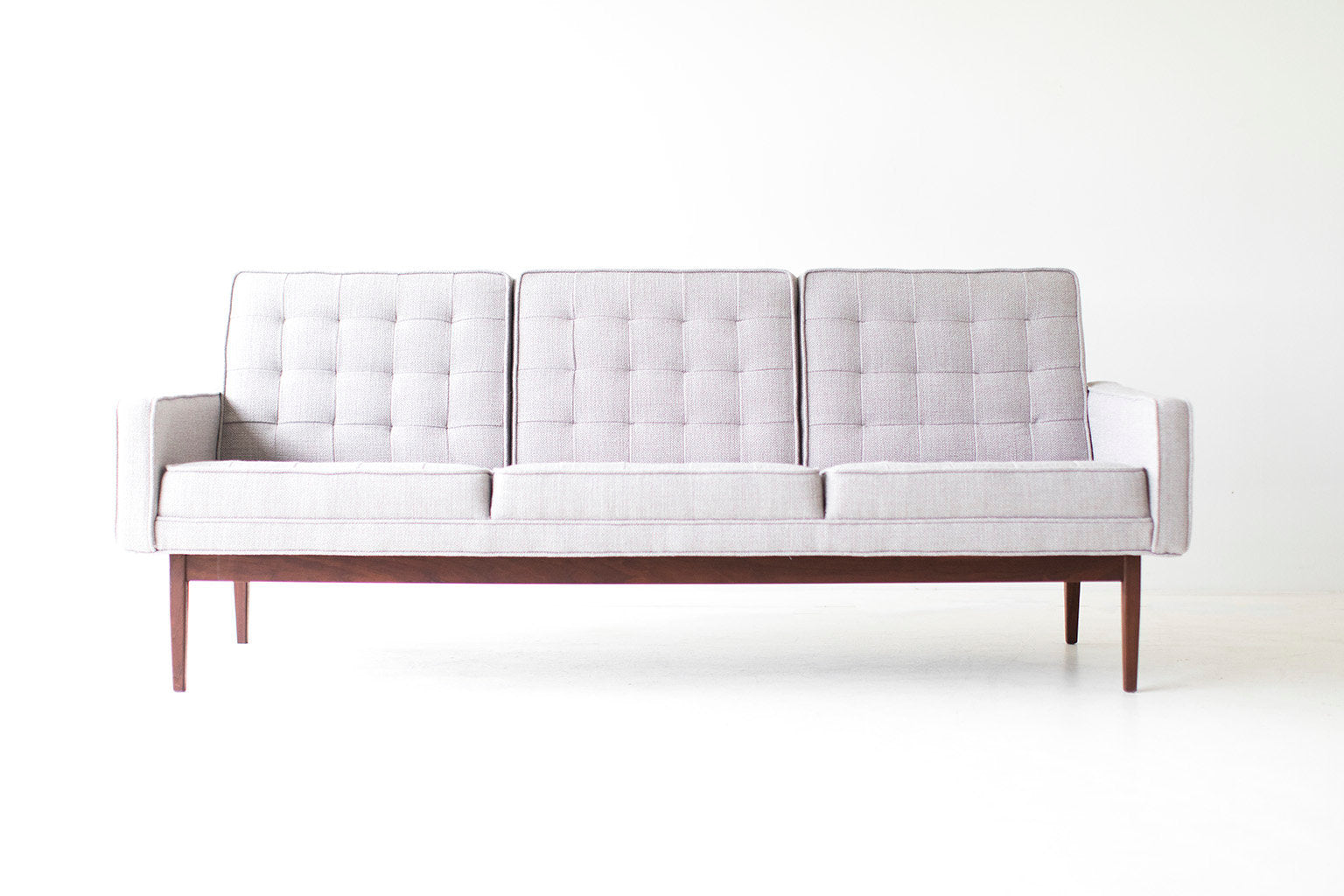 Mid Century Sofa - 09111702