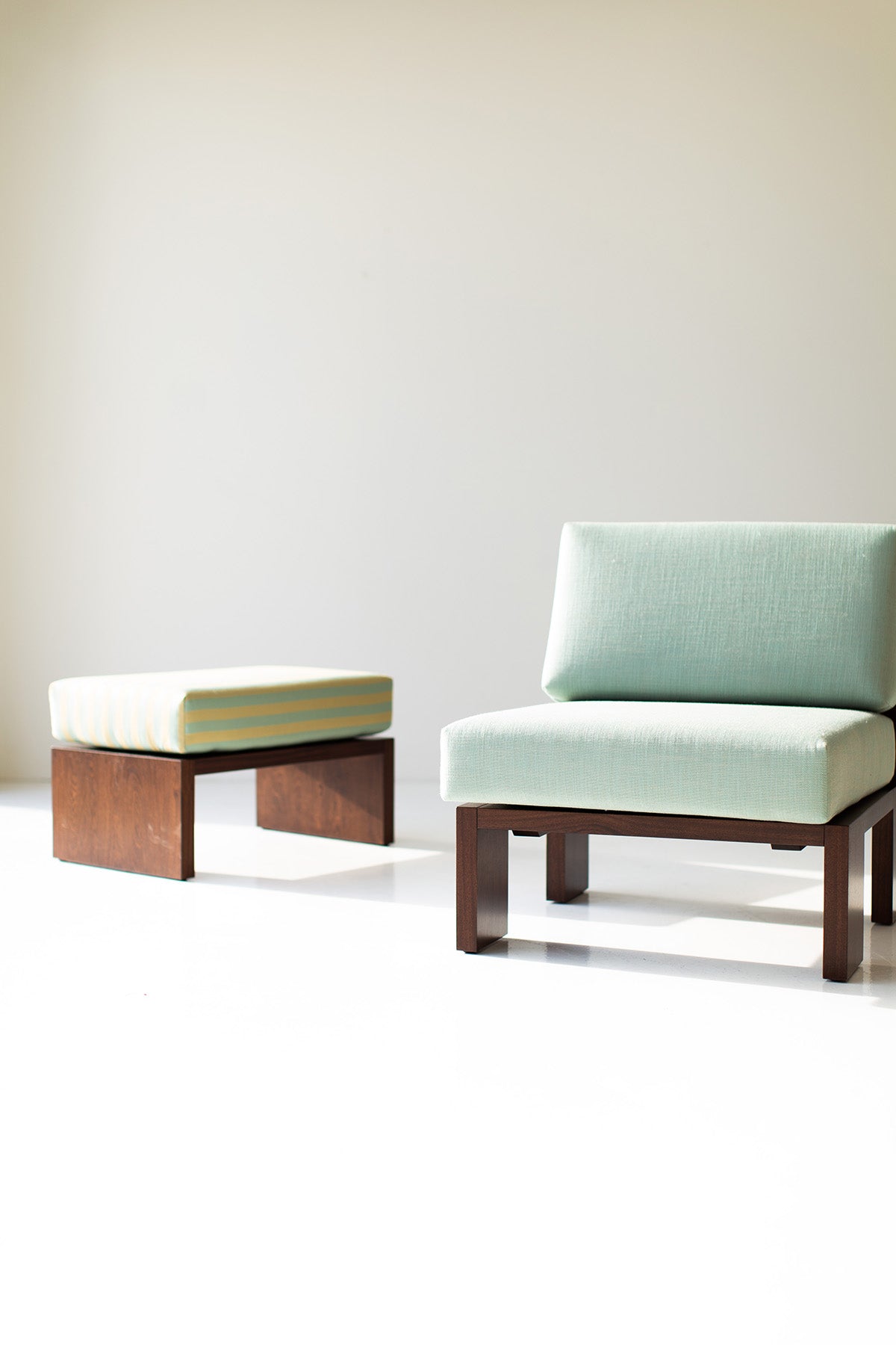 Modern-Patio-Furniture-Chile-Ottoman-09