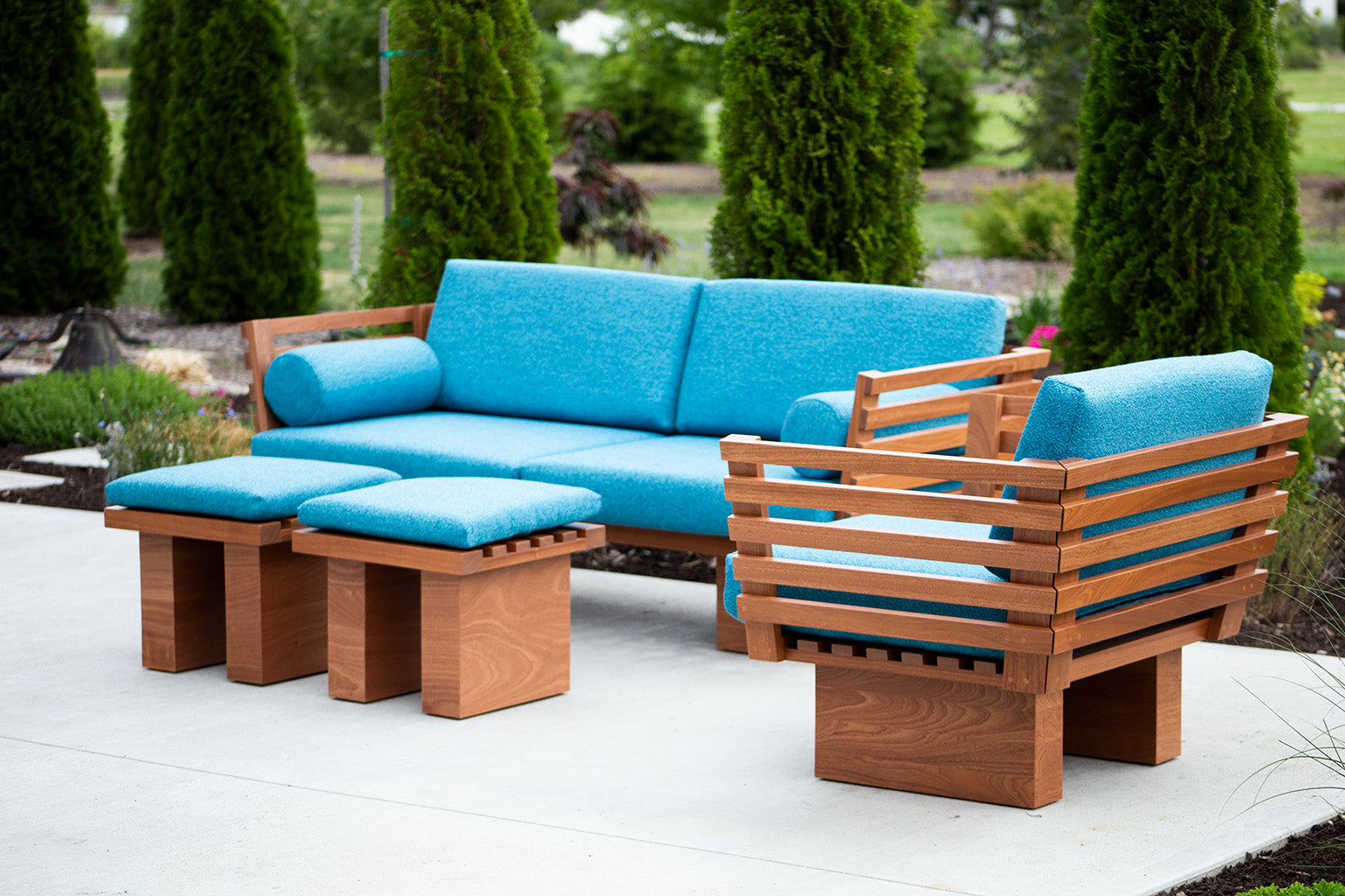 Modern Patio Furniture - Suelo Slatted Loveseat - 3222