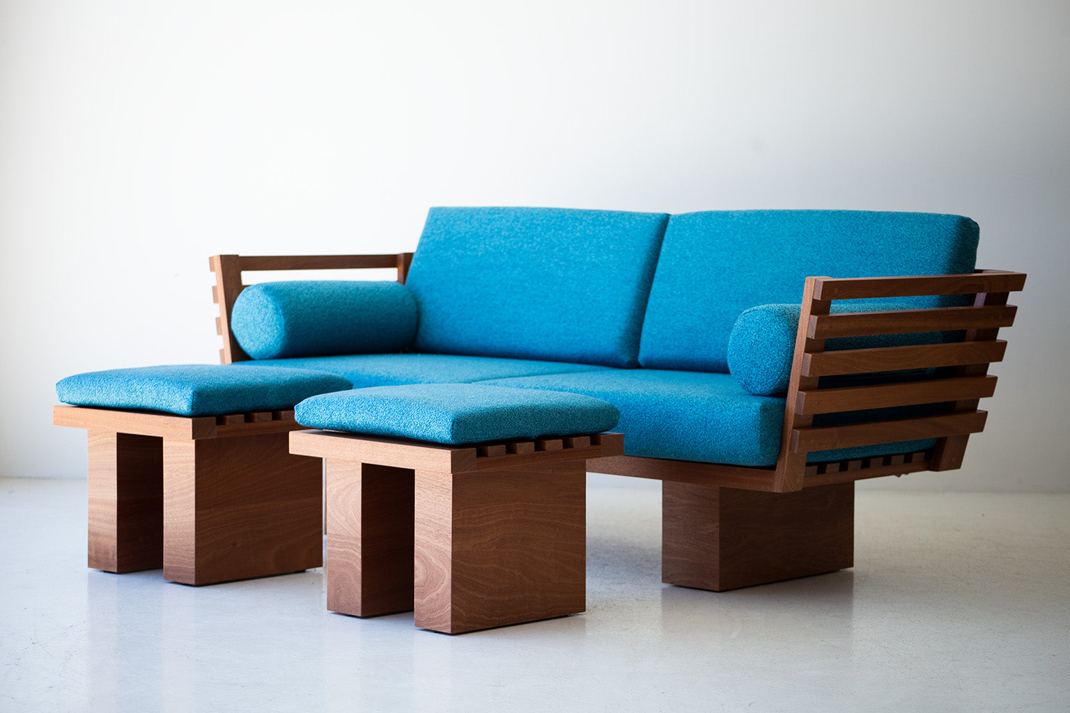 Modern Patio Furniture - Suelo® Slatted Loveseat - 3222