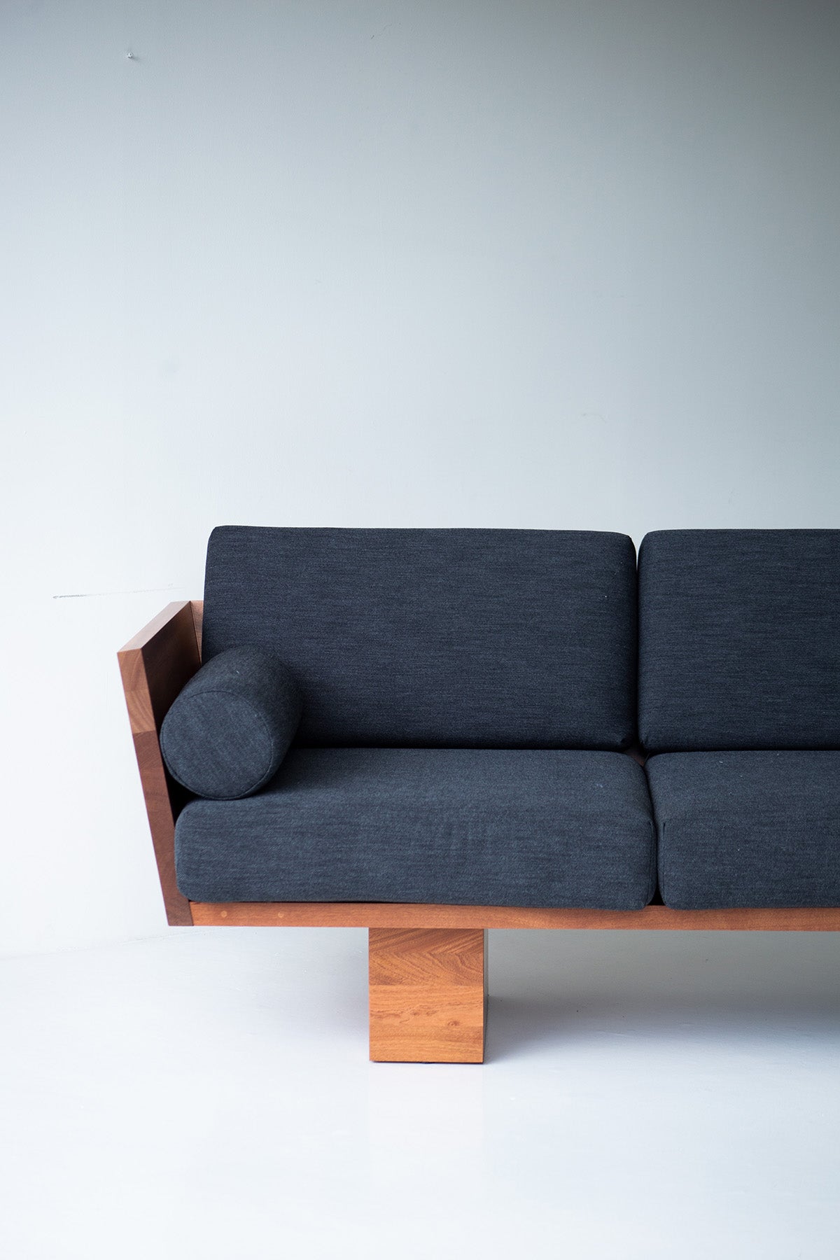Modern Patio Furniture - Suelo® Sofa in Natural - 4222
