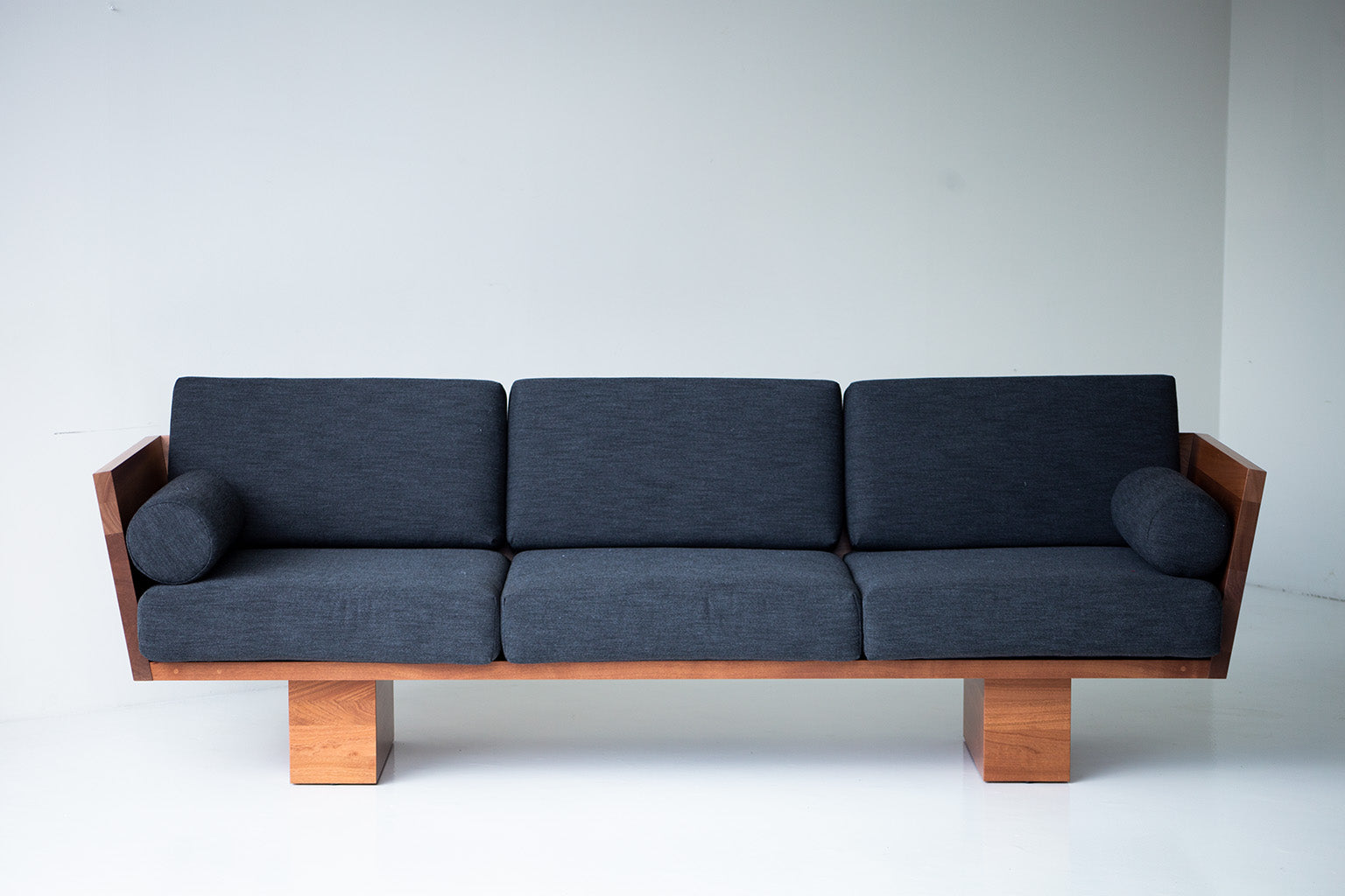 Modern Patio Furniture - Suelo® Sofa in Natural - 4222