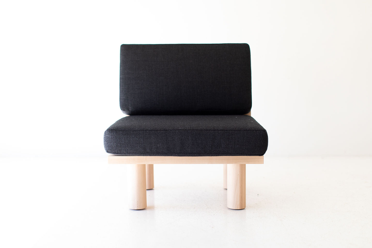 Modern Suelo® Side Chair - Turned Leg - 0421