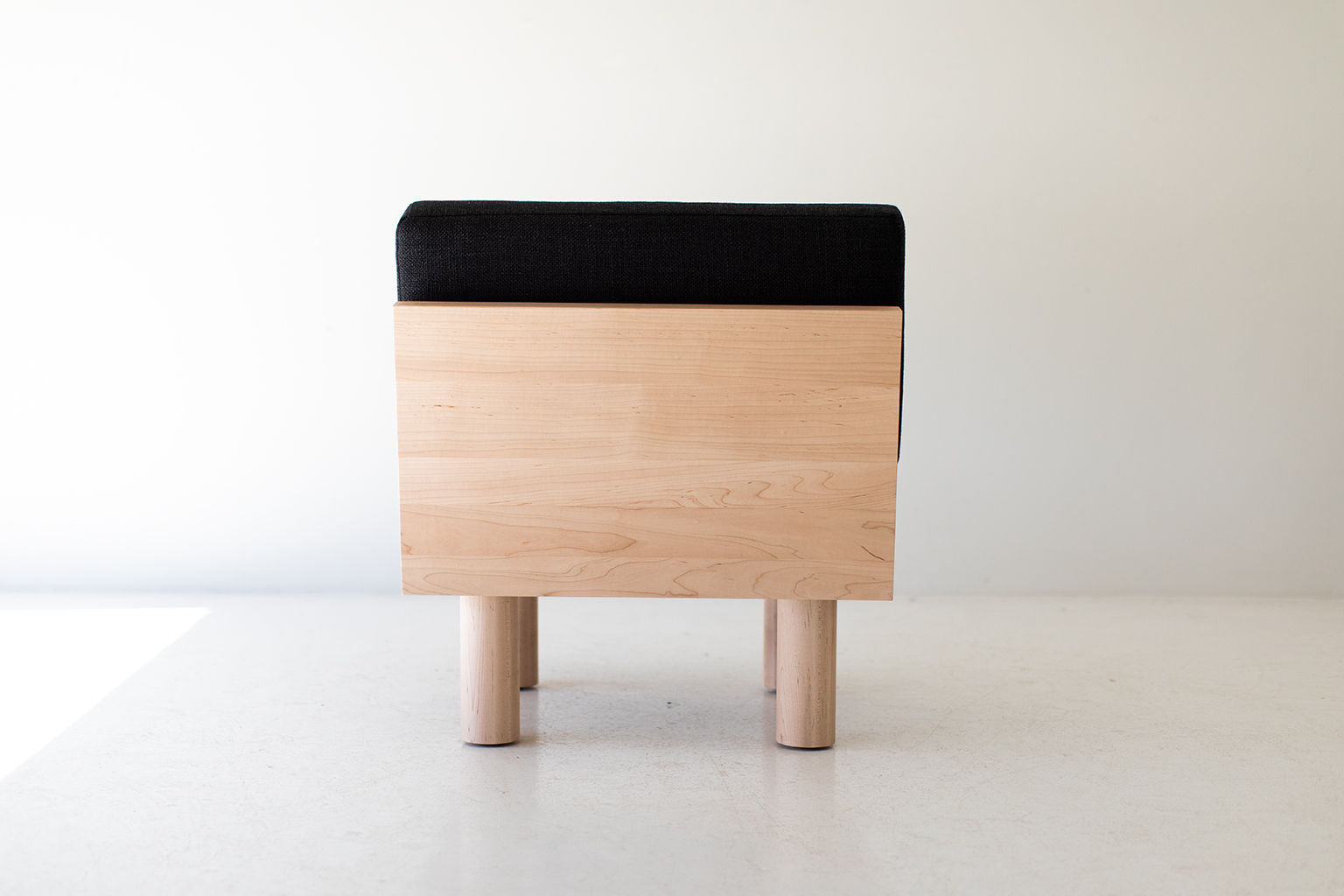 Modern Suelo® Side Chair - Turned Leg - 0421