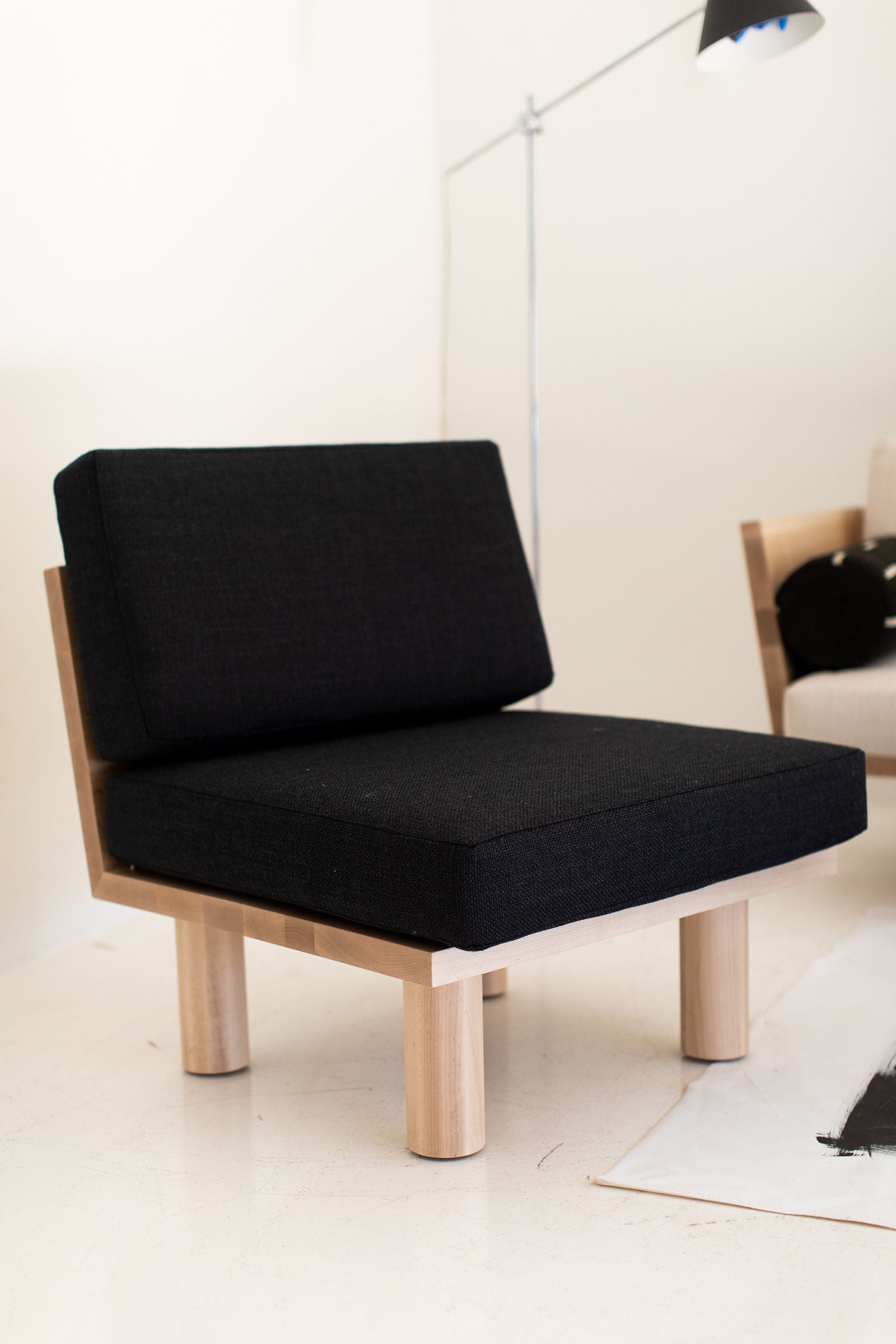 Modern Suelo Side Chair - Turned Leg - 0421