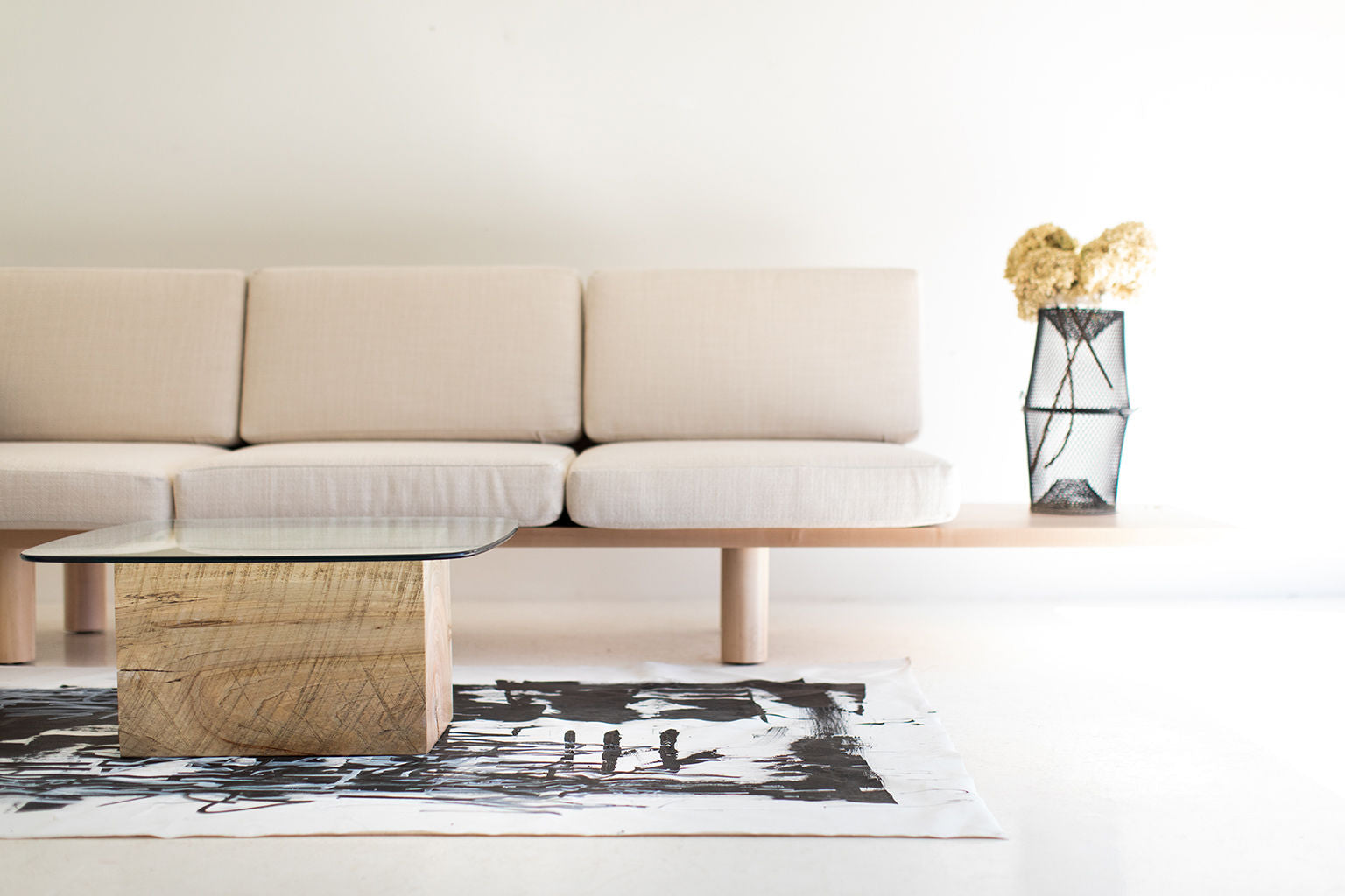 Modern Suelo® Sofa - Turned Leg - 0321