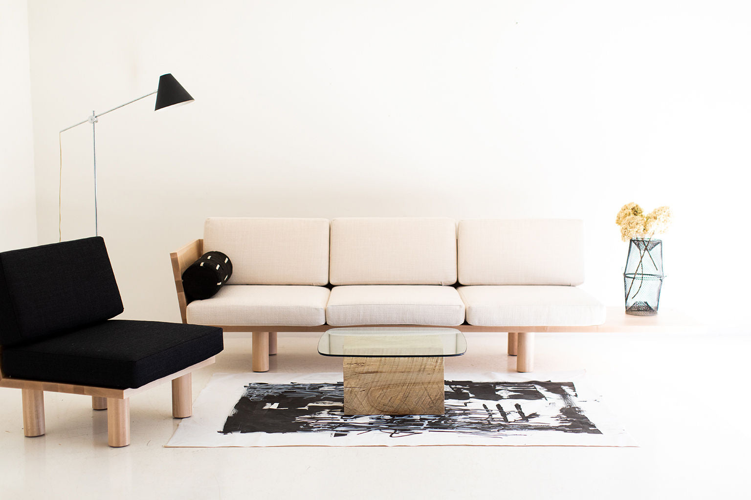 Modern Suelo® Sofa - Turned Leg - 0321