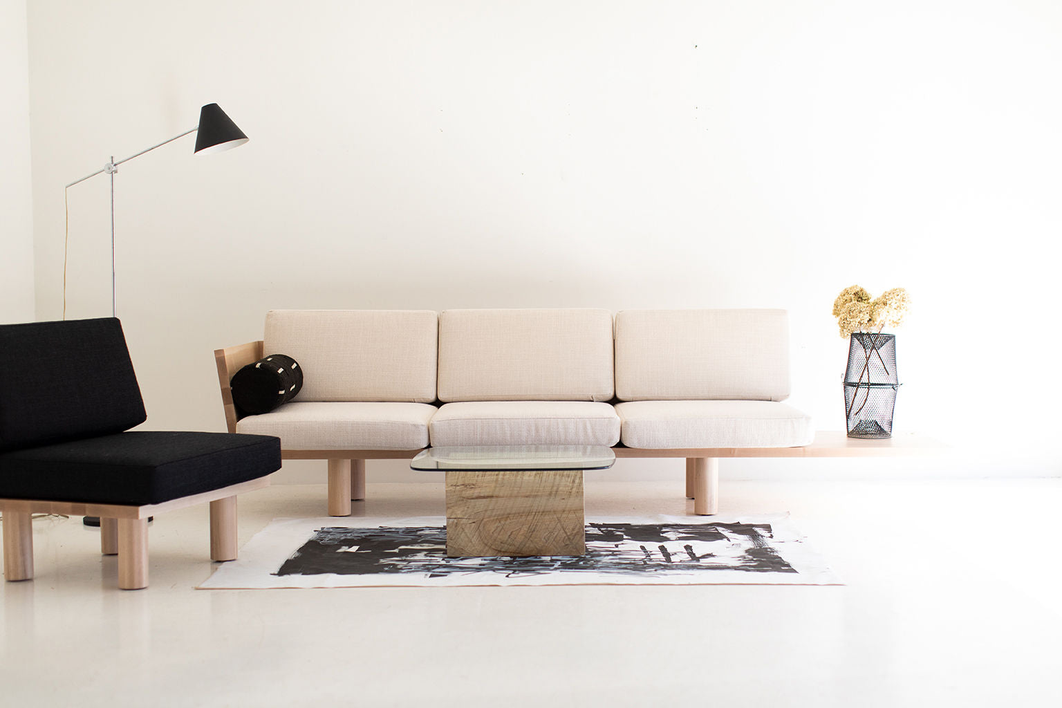 Modern Suelo® Sofa - Turned Leg - 0321