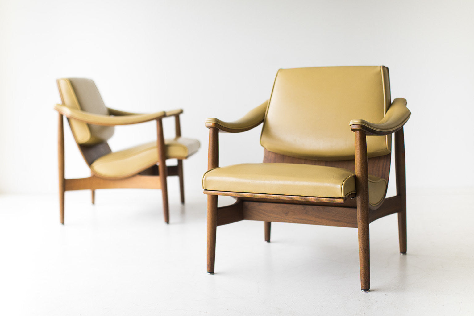 Modern Thonet Lounge Chairs - 03131702