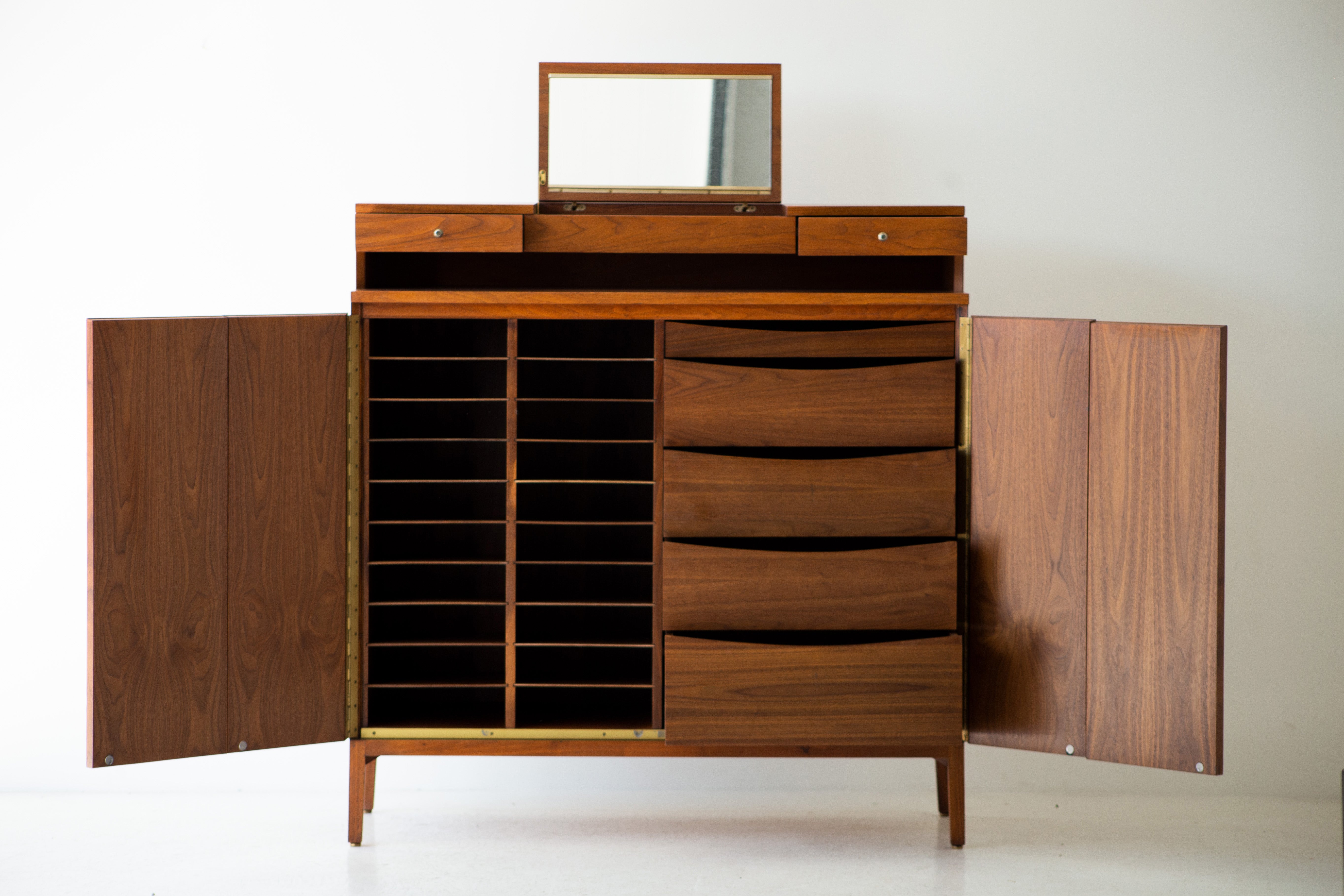 Paul McCobb Gentleman's Chest for Calvin Furniture : Irwin Collection