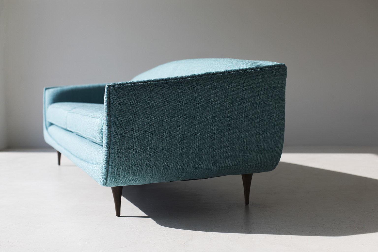 Selig Sofa Designer Attributed to William Hinn - 02061702