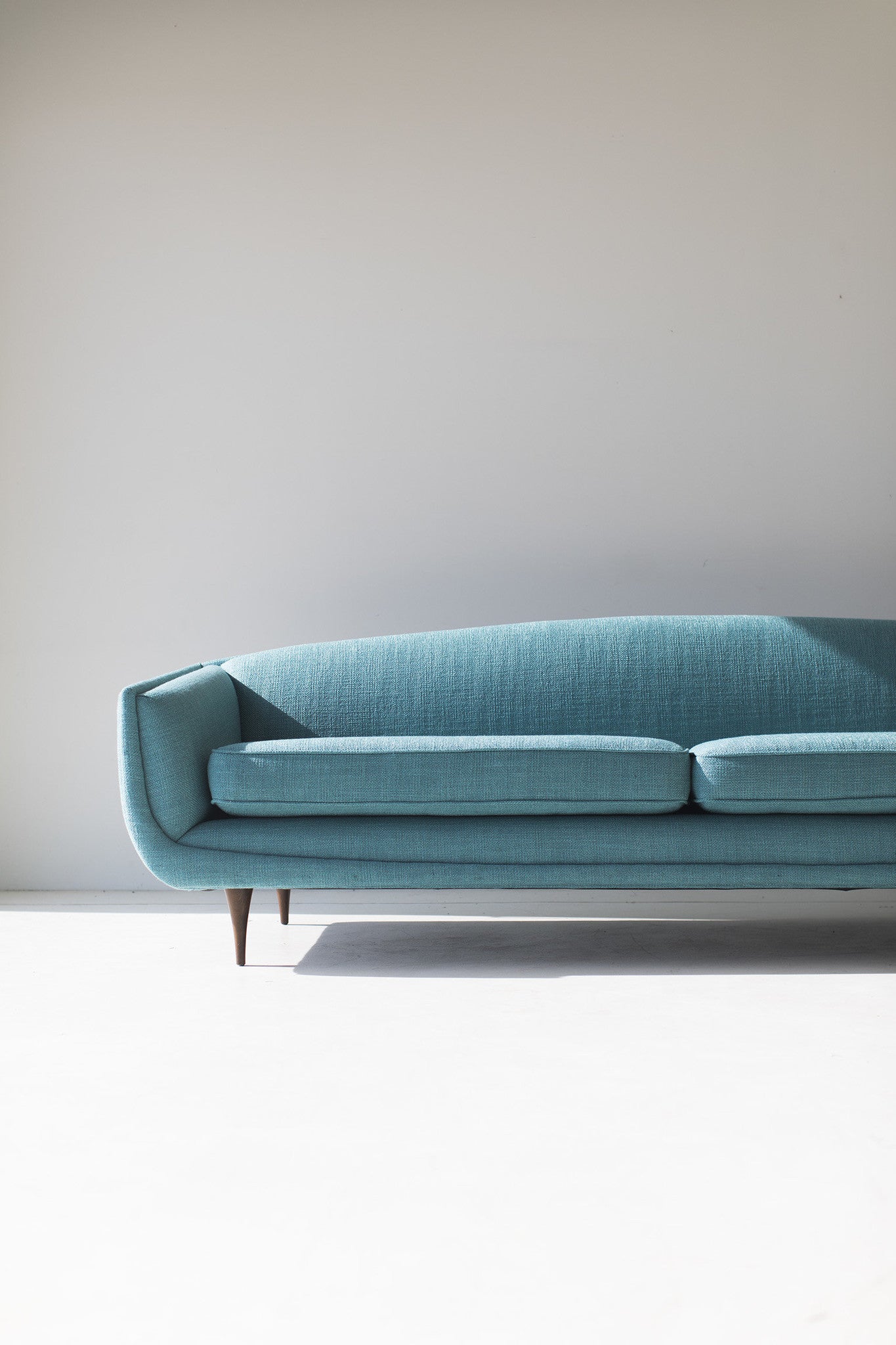 Selig Sofa Designer Attributed to William Hinn - 02061702