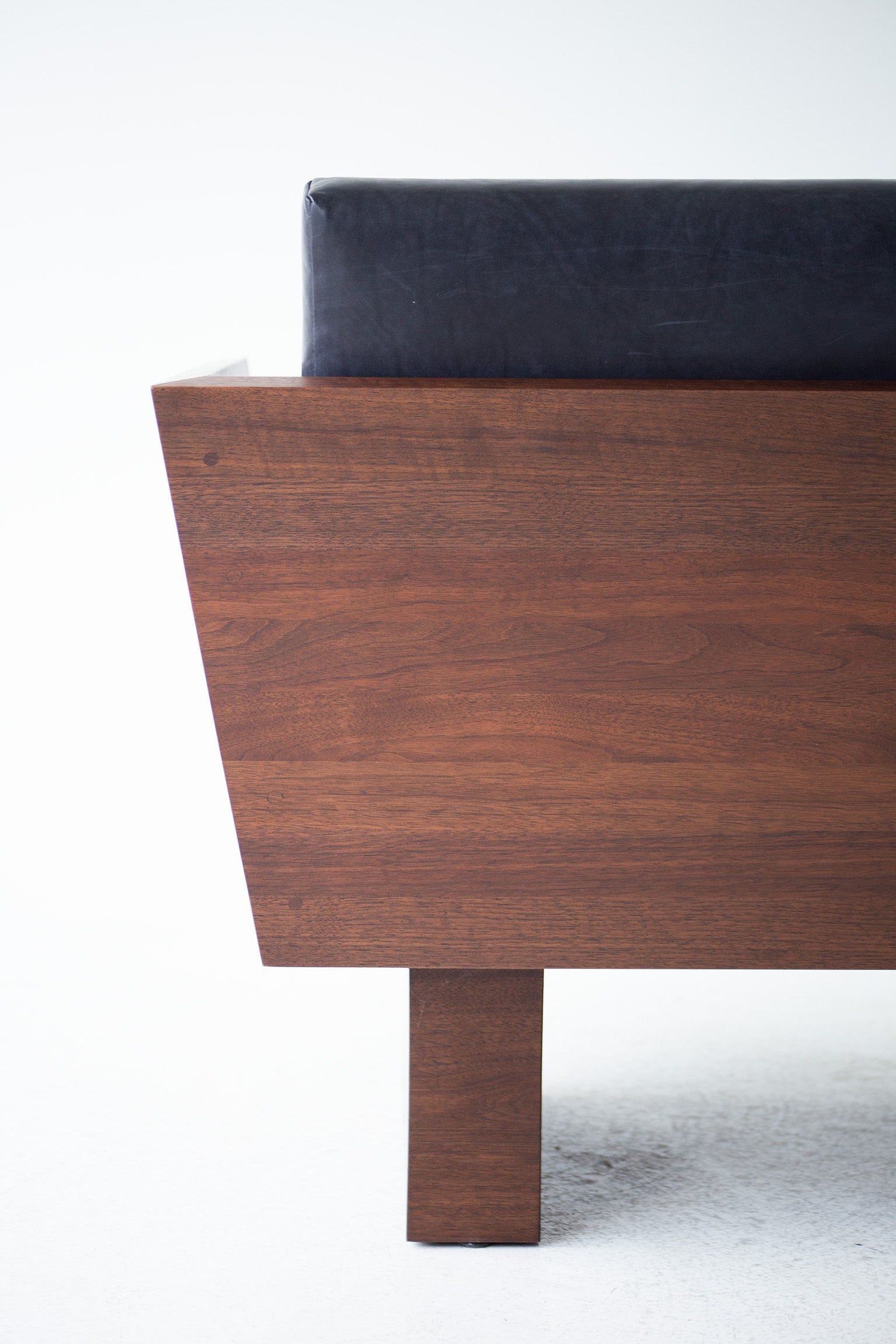 Suelo® Modern Lounge Chair - Walnut - 3122