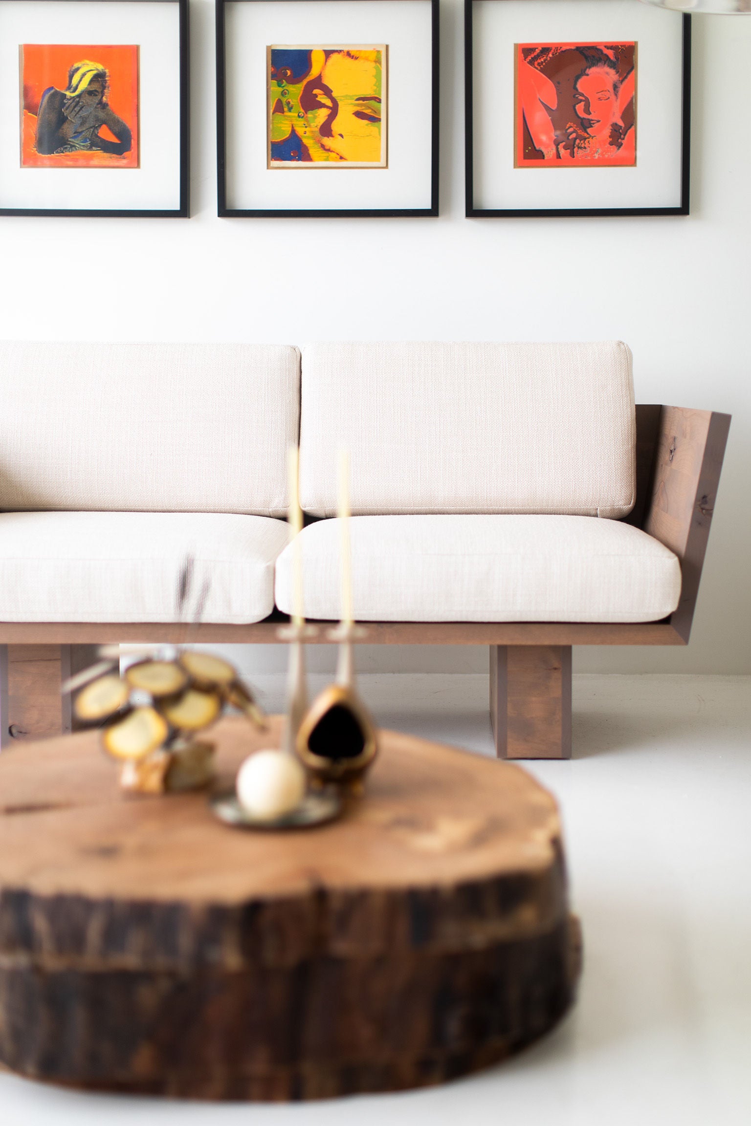 Suelo® Modern Loveseat - 0920
