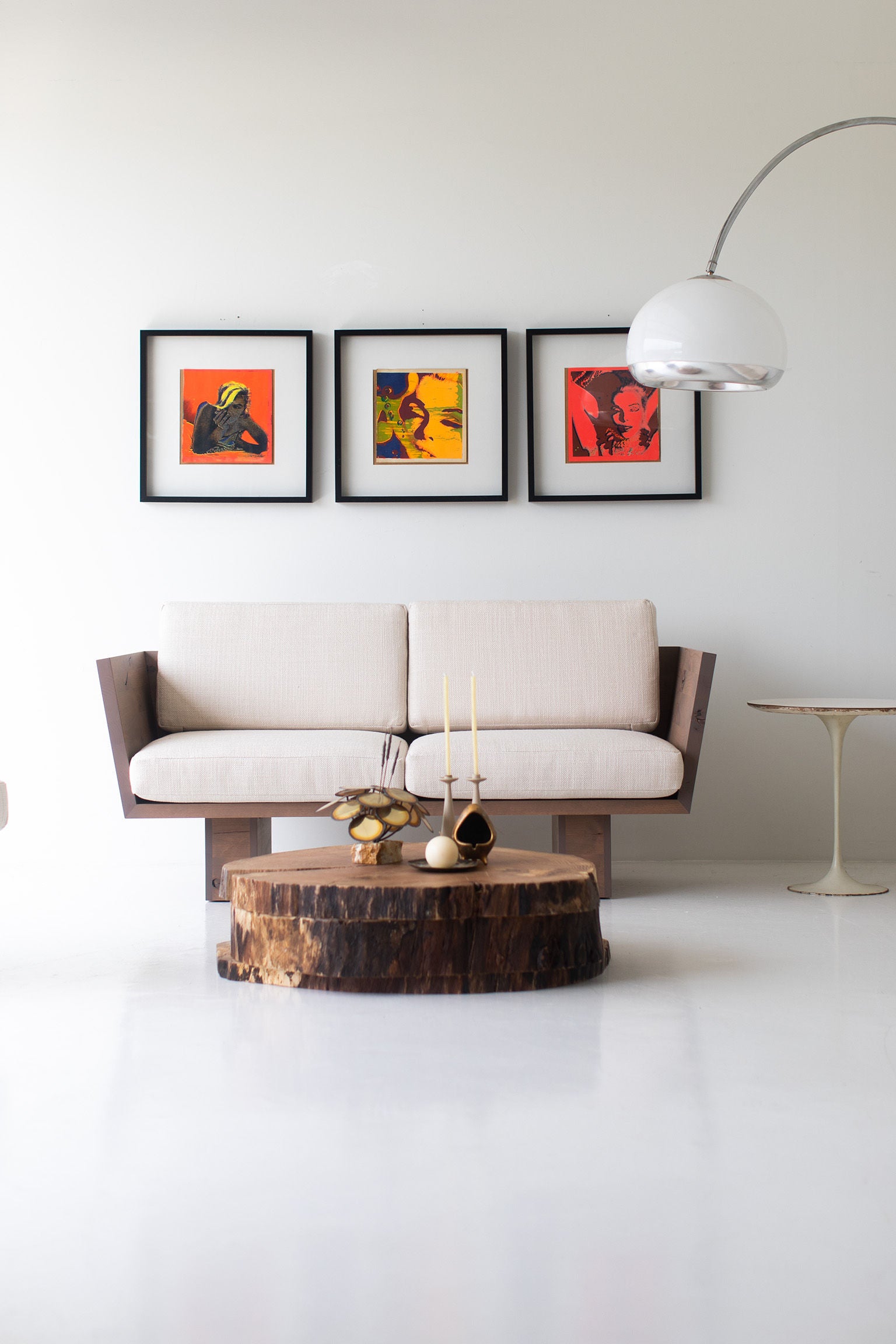 Suelo® Modern Loveseat - 0920
