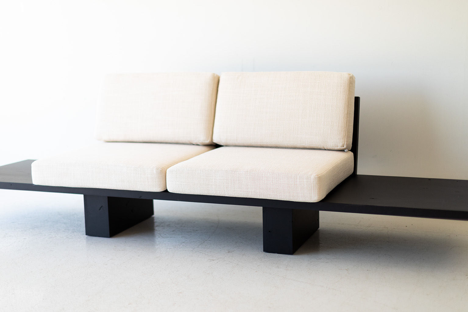 Suelo® Modern Platform Sofa - 1421