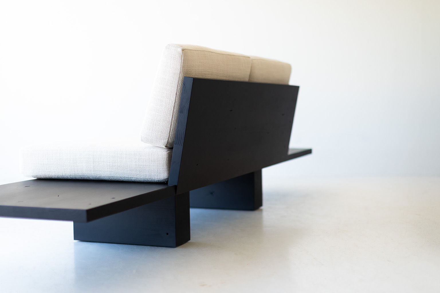 Suelo® Modern Platform Sofa - 1421