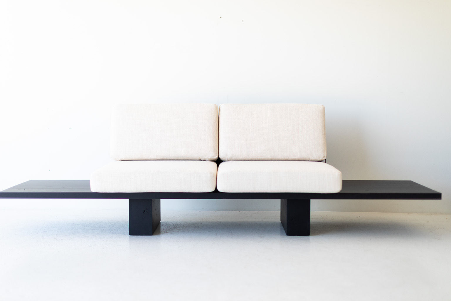 Suelo® Modern Platform Sofa - 1421
