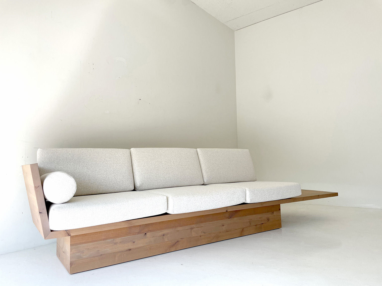 Suelo® Modern Wood Sofa with Plinth Base - 2521