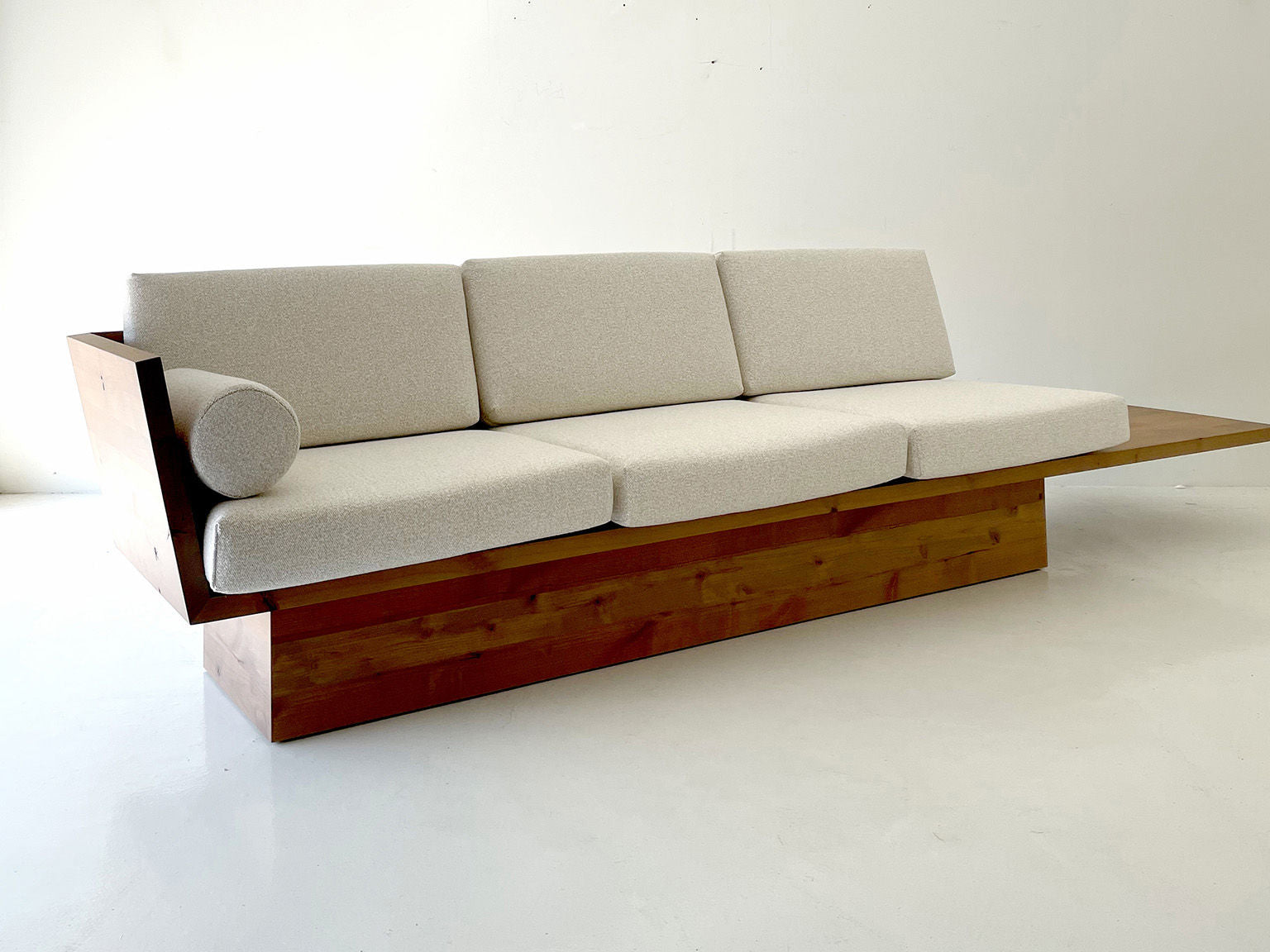Suelo® Modern Wood Sofa with Plinth Base - 2521
