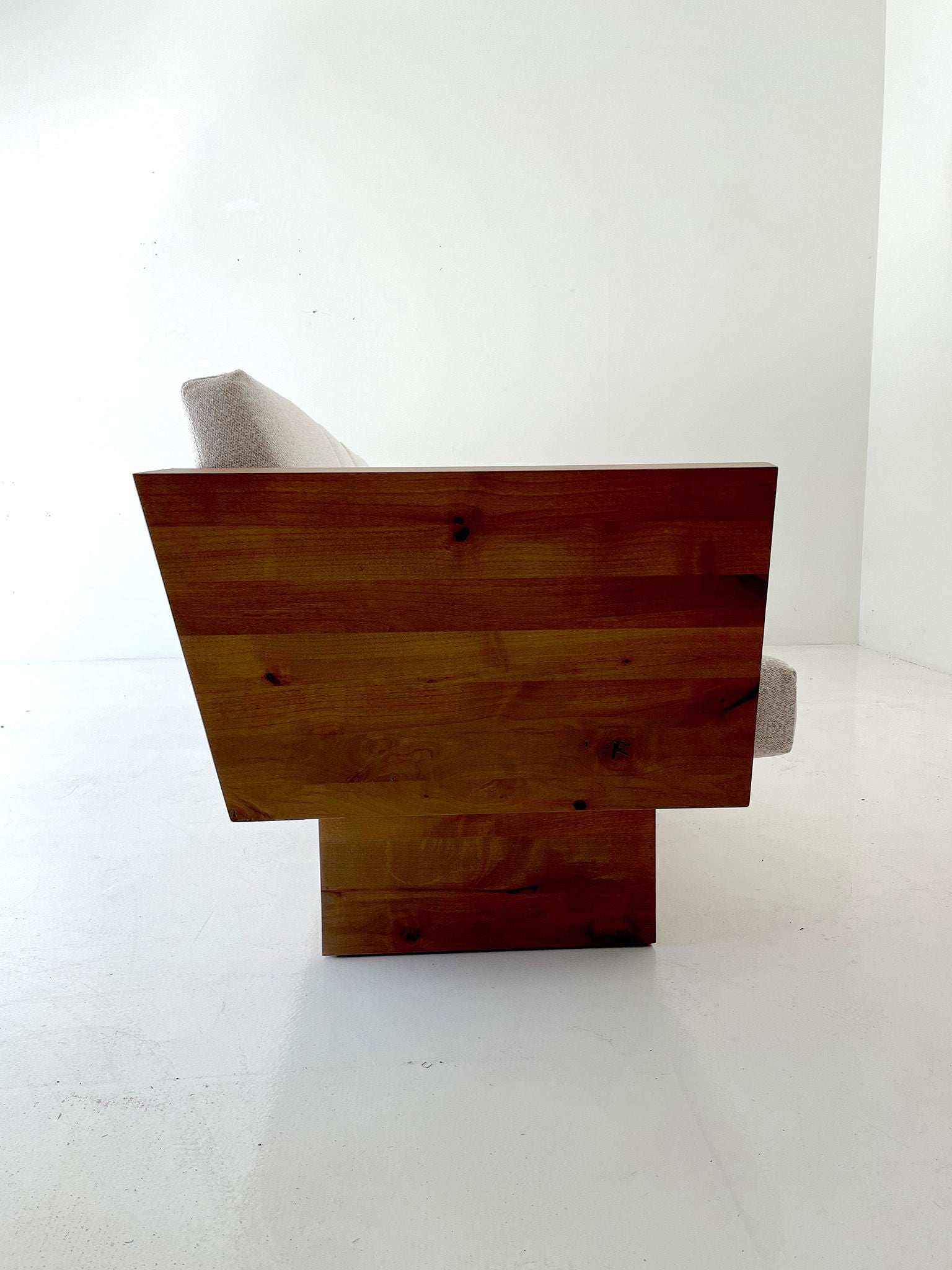 Suelo® Modern Wood Sofa with Plinth Base - 2521