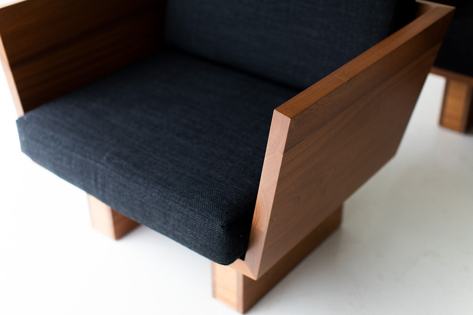 Suelo Outdoor Modern Lounge Chair - 1120