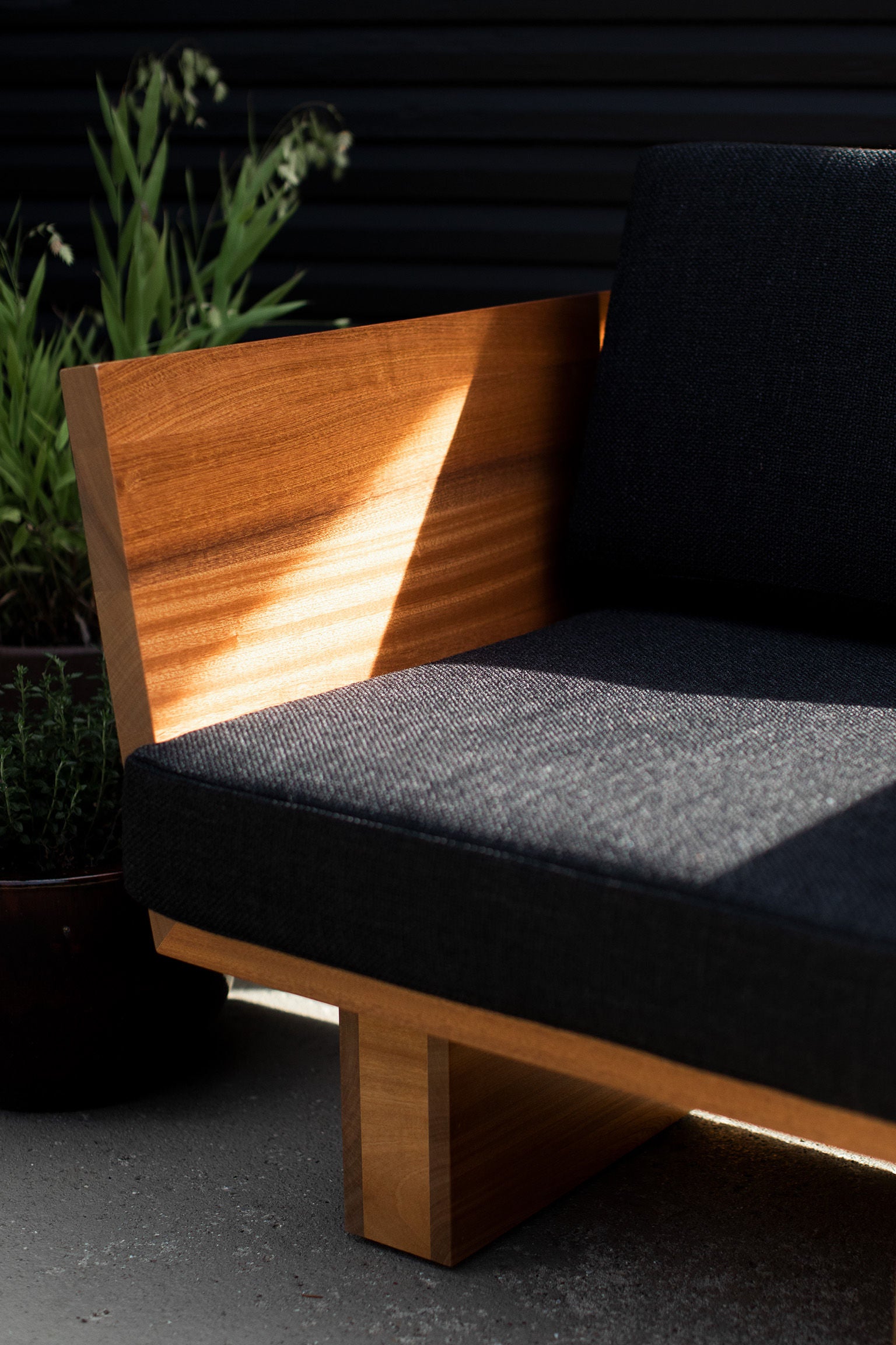 Suelo® Outdoor Modern Lounge Chair - 1120