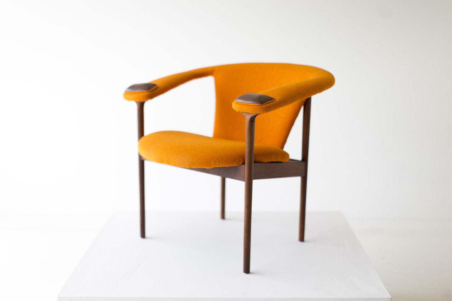 Adrian Pearsall Chair for Craft Associates Inc - 07221601