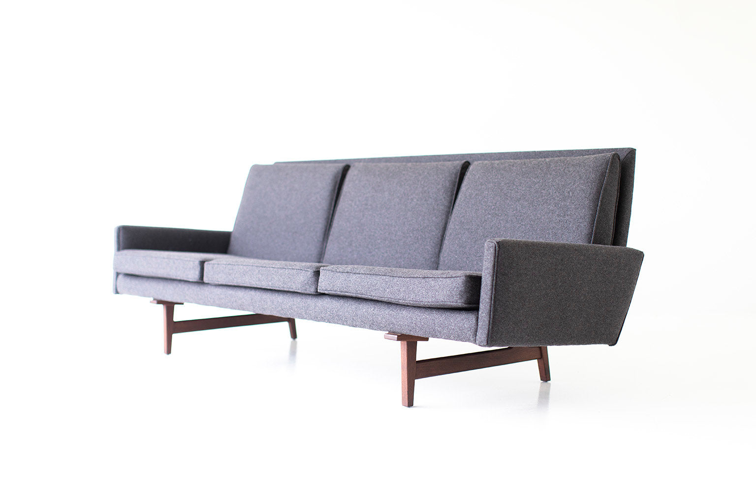 Jens Risom Sofa for Risom Design Inc. - 05211801